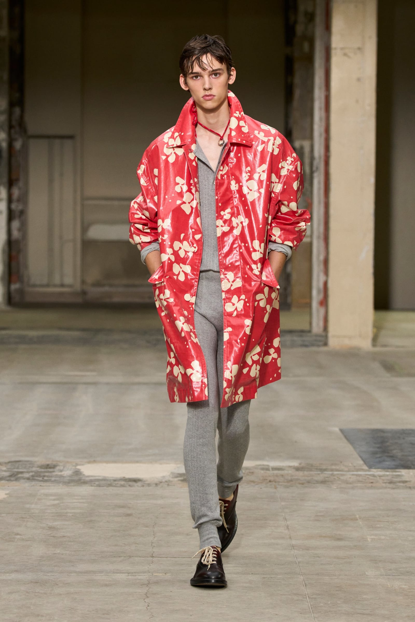 DRIES_VAN_NOTEN_SS25_2732x4098_LOOKS_05_c61f458b-efdc-40a9-b02f-367b9be4daac-1751254428642