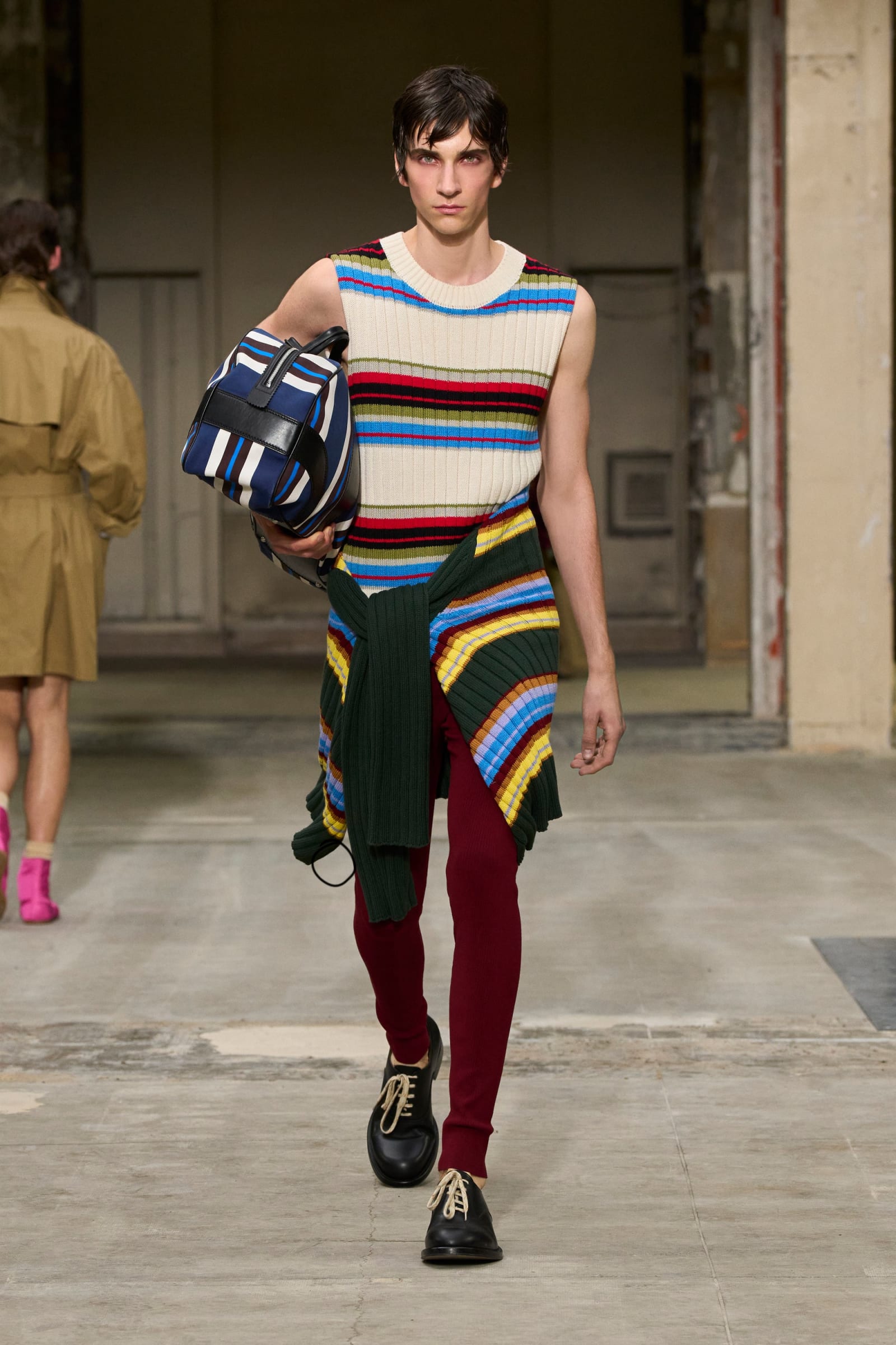 DRIES_VAN_NOTEN_SS25_2732x4098_LOOKS_20_7a06fbda-339e-4dfa-b458-48f07554b284-1751254433937