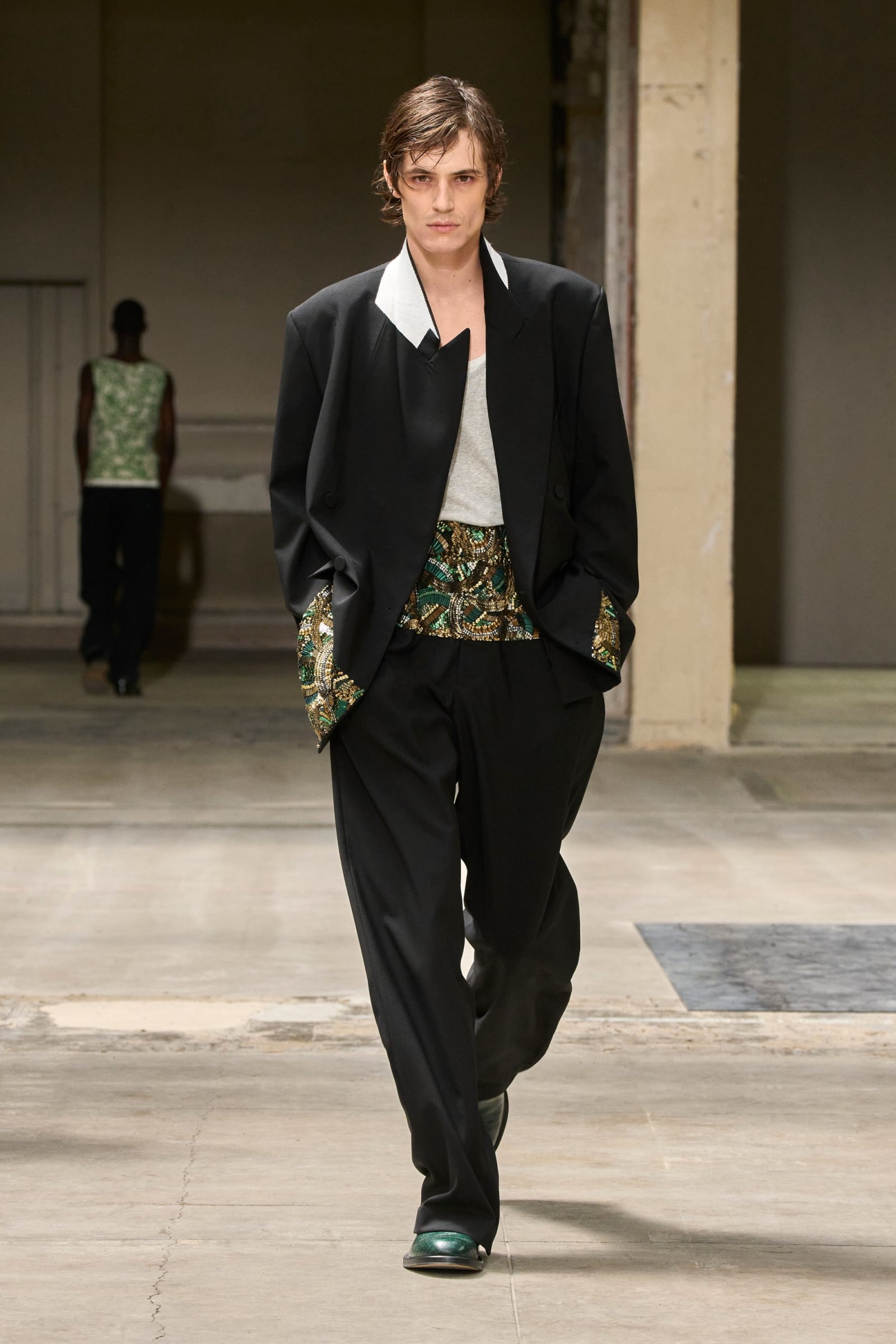 DRIES_VAN_NOTEN_SS25_2732x4098_LOOKS_57_69c3ddd6-7fd1-4e5f-b567-c1debc7268dd-1751254445560