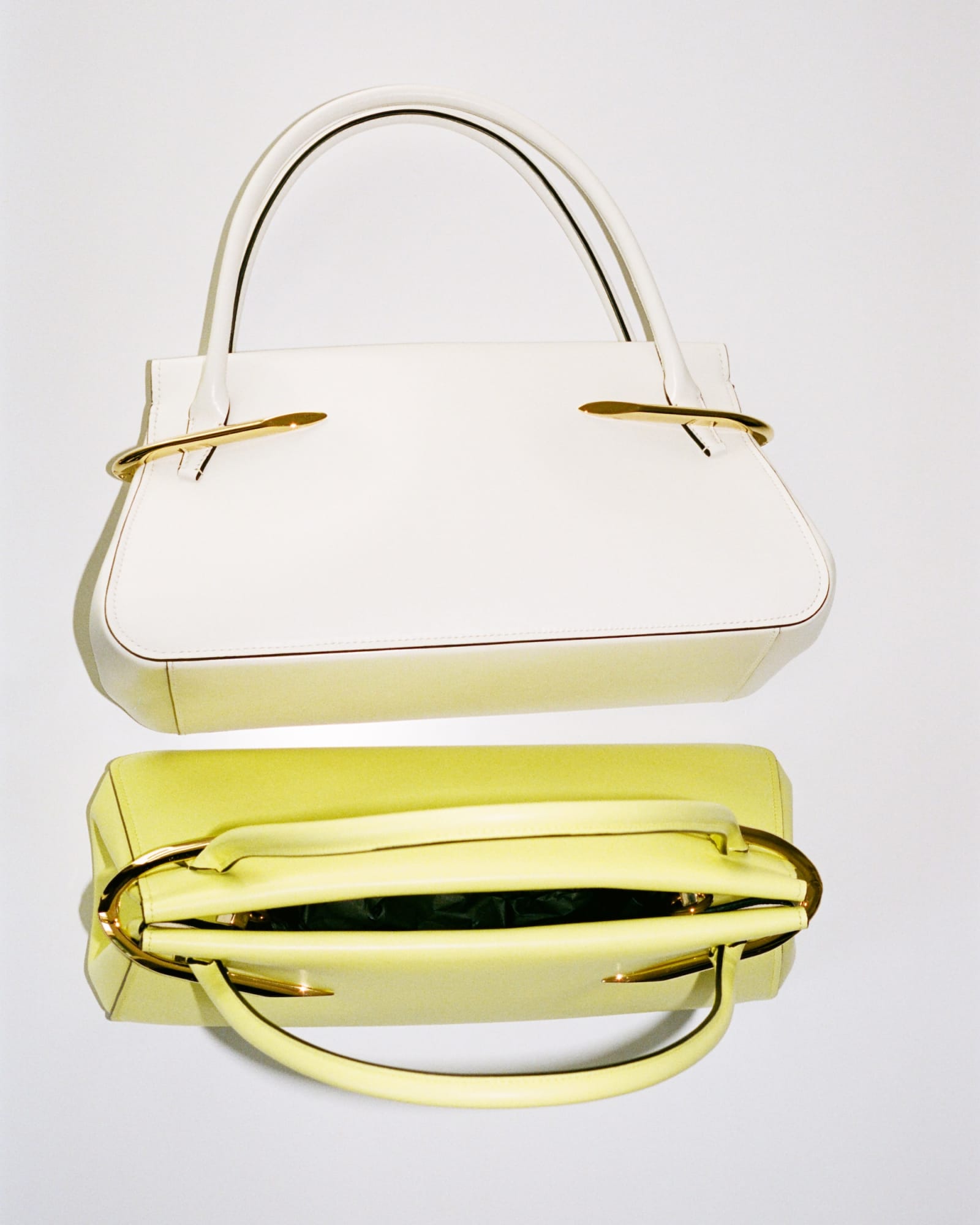 GIVENCHY_FW25_SHOW_ACCESS_SAM_HELLMANN_4x5_55-1758466999335