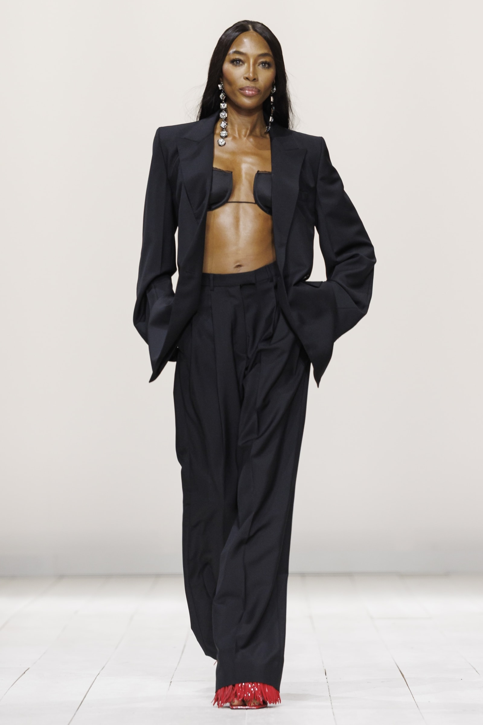 Givenchy_SS26_WOMEN_SHOW_LOOK_42-1759815426478