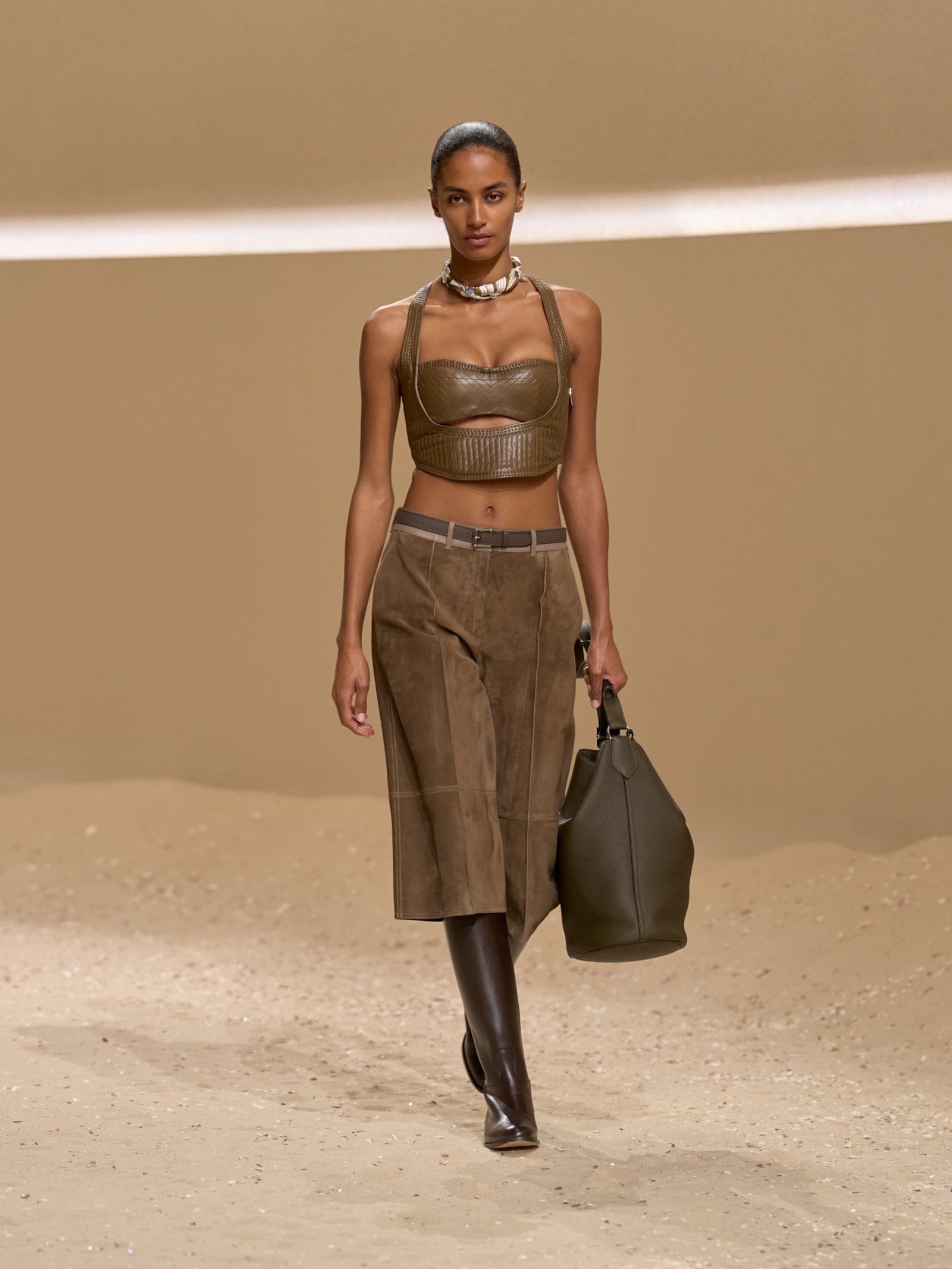 HERMES_WRTW_SS26_Runway_FilippoFior_24-1759955686065