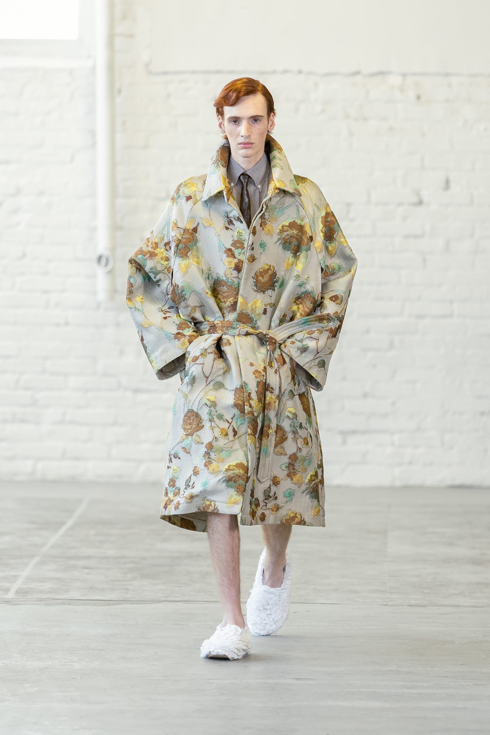 HedMayner_ss26_runway_press_look11-1752707500944