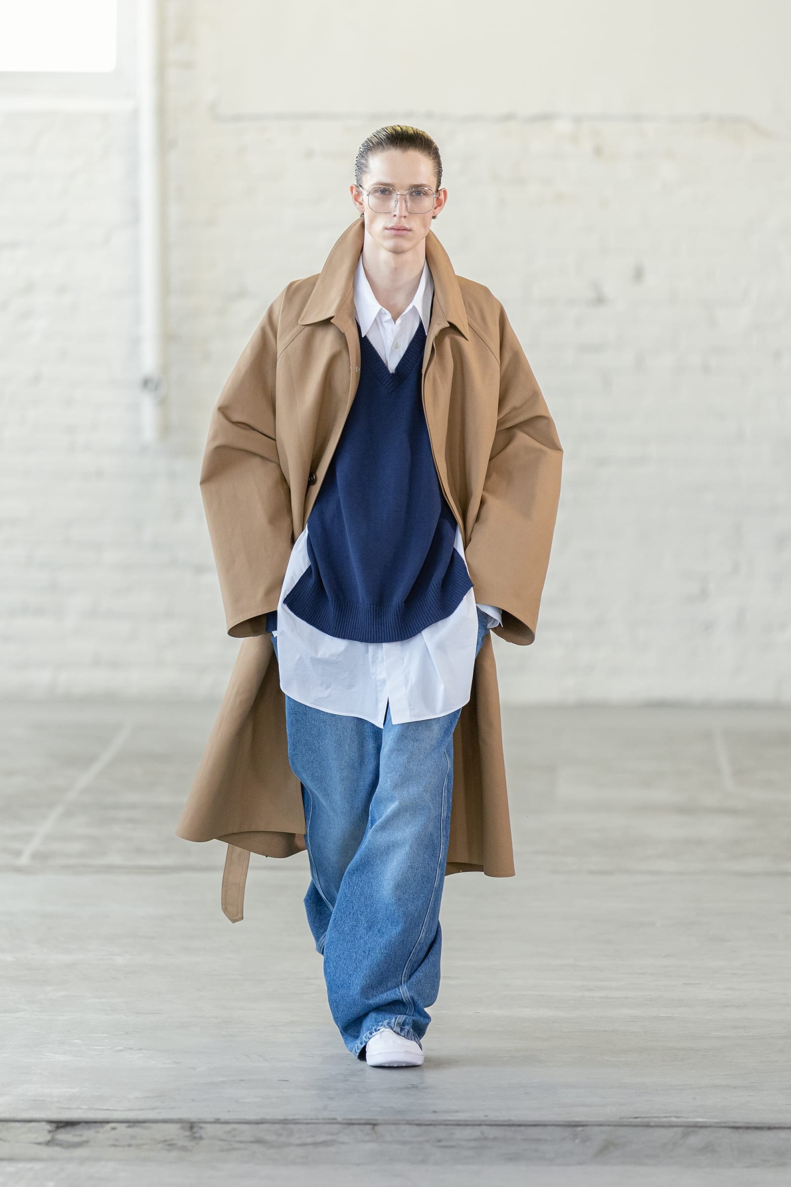 HedMayner_ss26_runway_press_look18-1752709674462