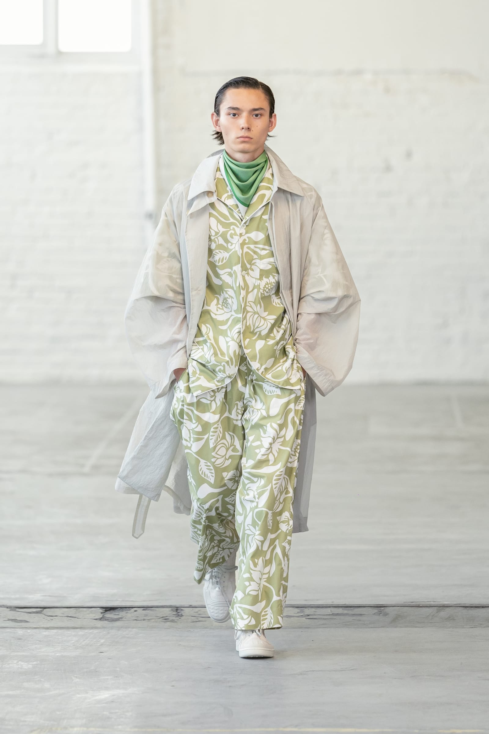 HedMayner_ss26_runway_press_look19-1752709675530