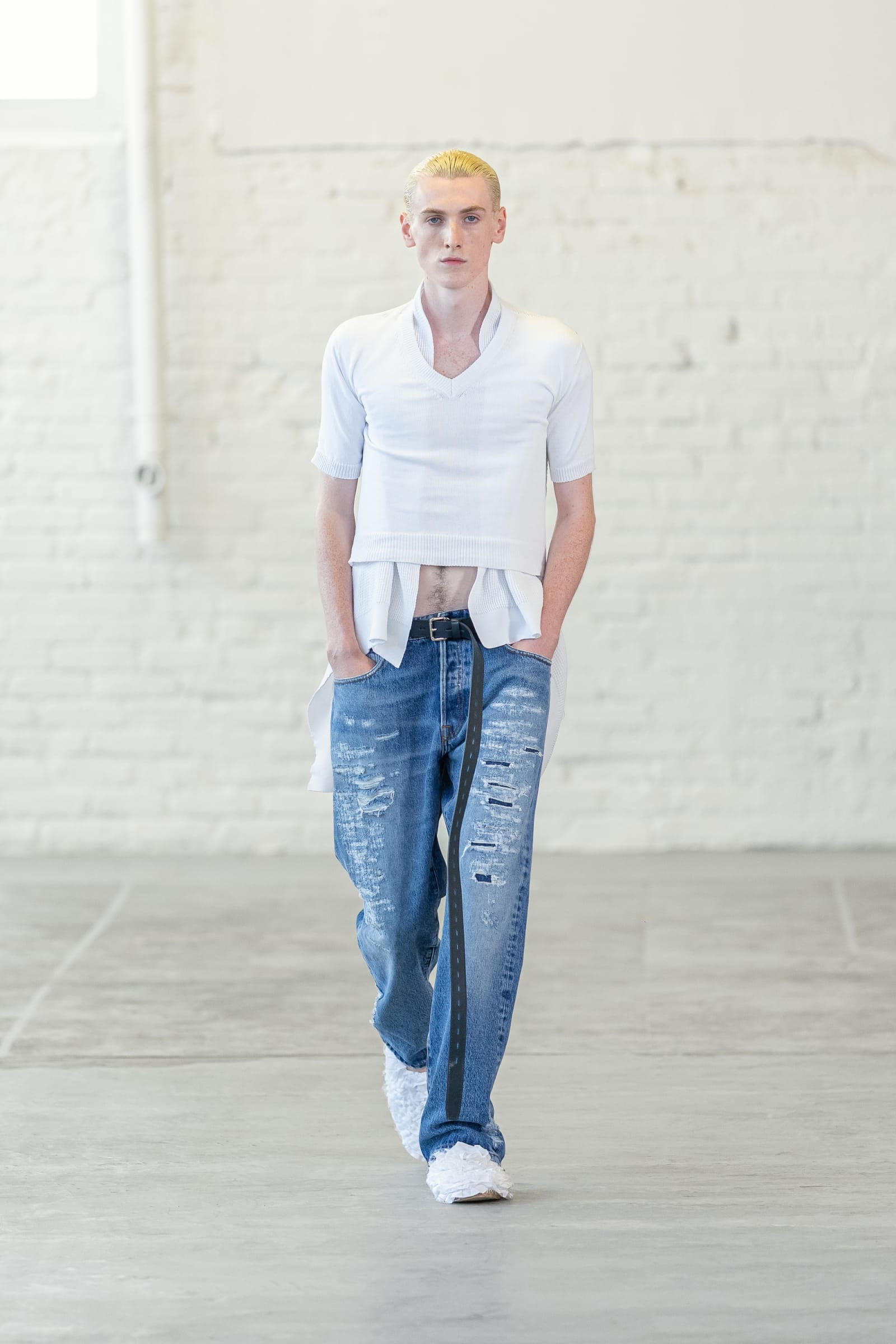 HedMayner_ss26_runway_press_look27-1752709679281