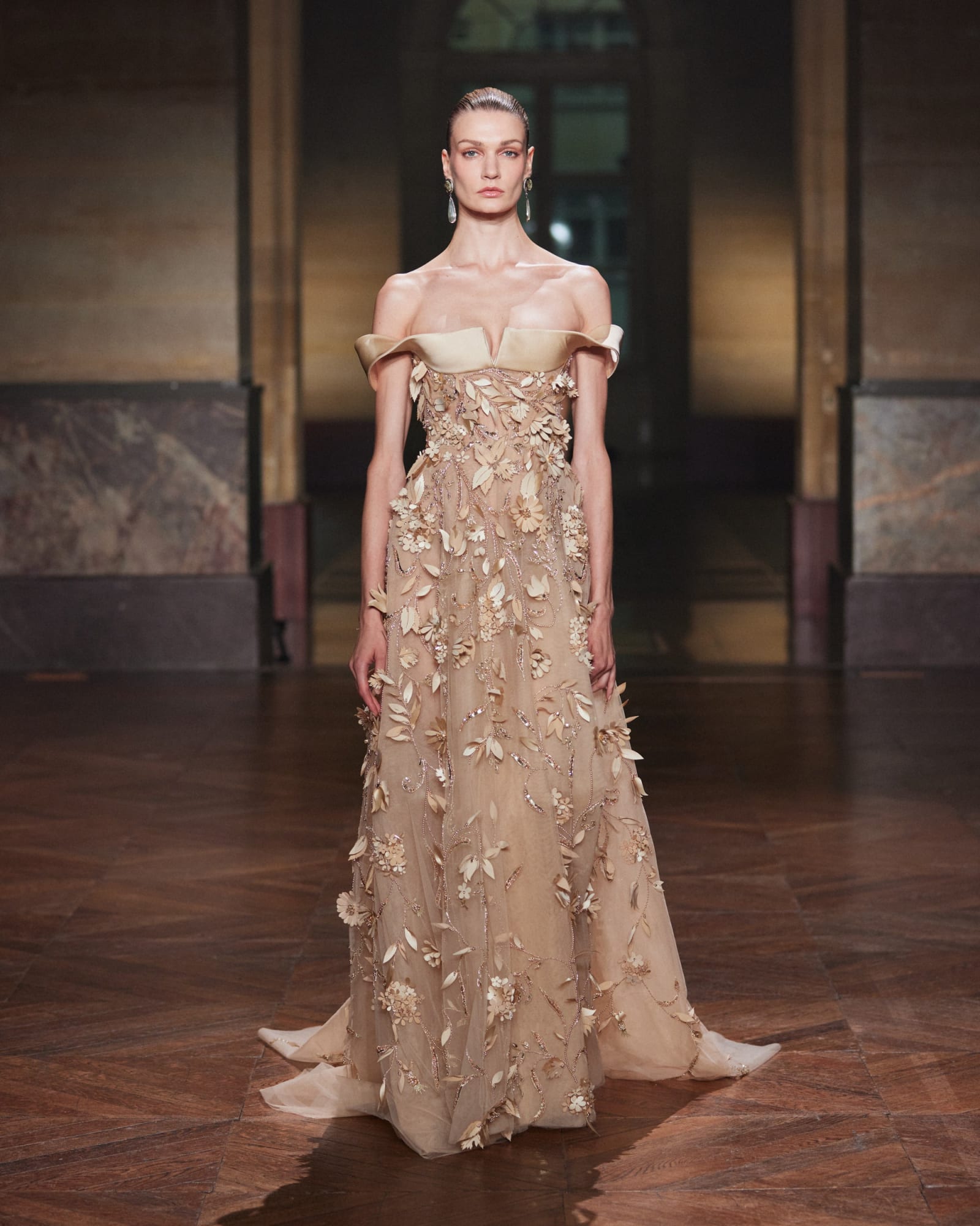 Hobeika_fw26_runway_IG_look18-1755314050647