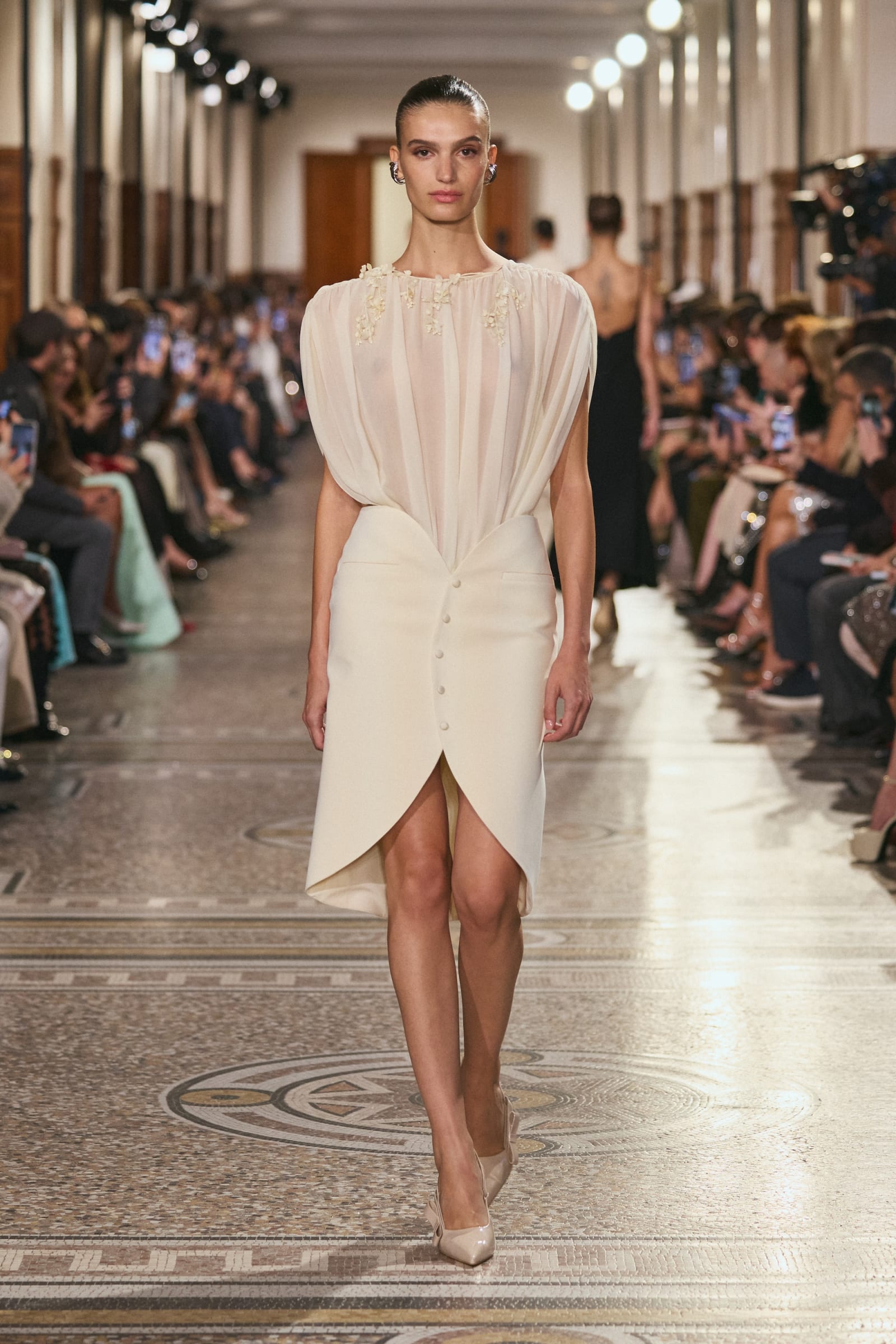 Hobeika_ss26_runway_press_look_05-1761075210484