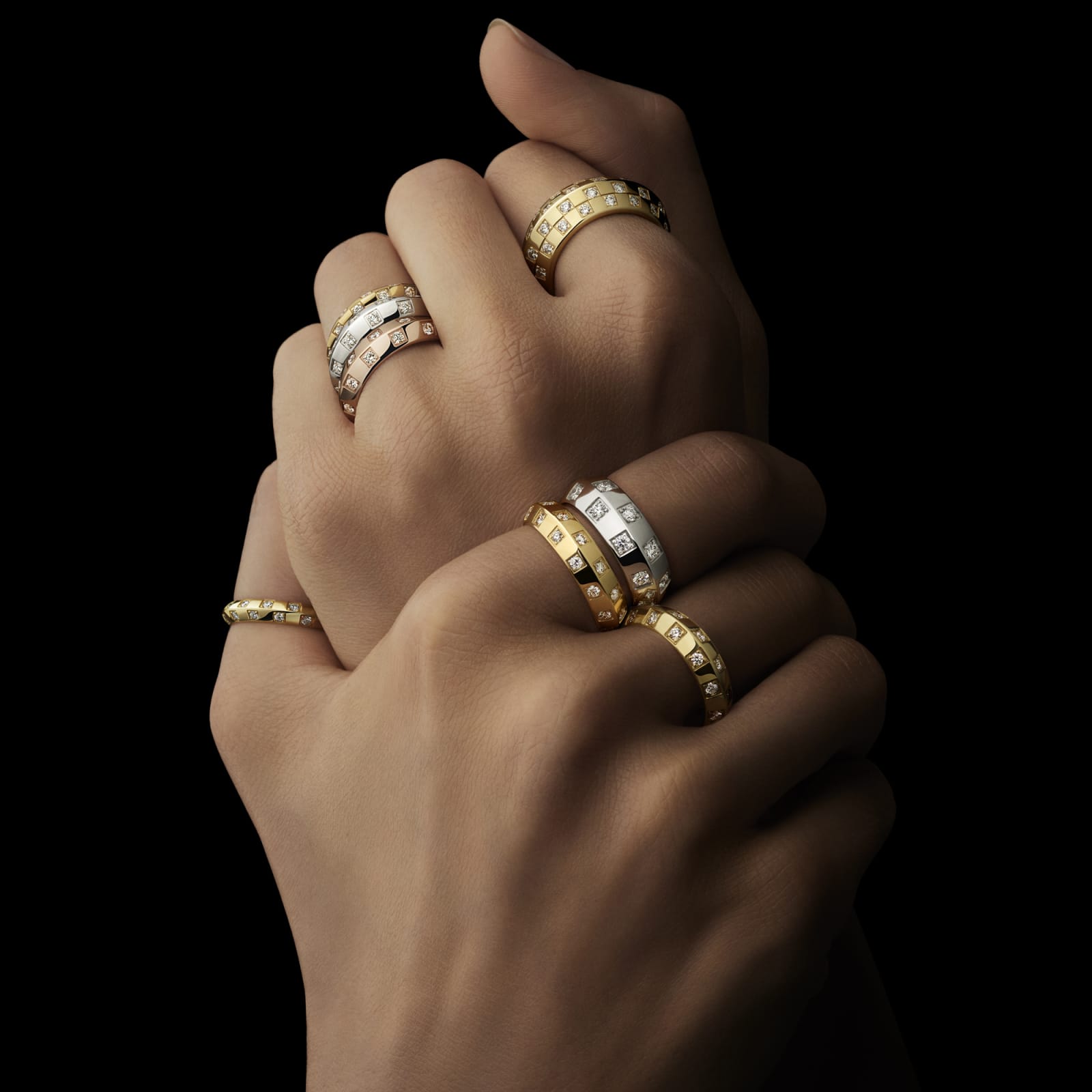 LE-DAMIER-DE-LOUIS-VUITTON-2025-LOUIS-VUITTON-FINE-JEWELRY-WORN-Philippe-Lacombe(2)-1760626059995