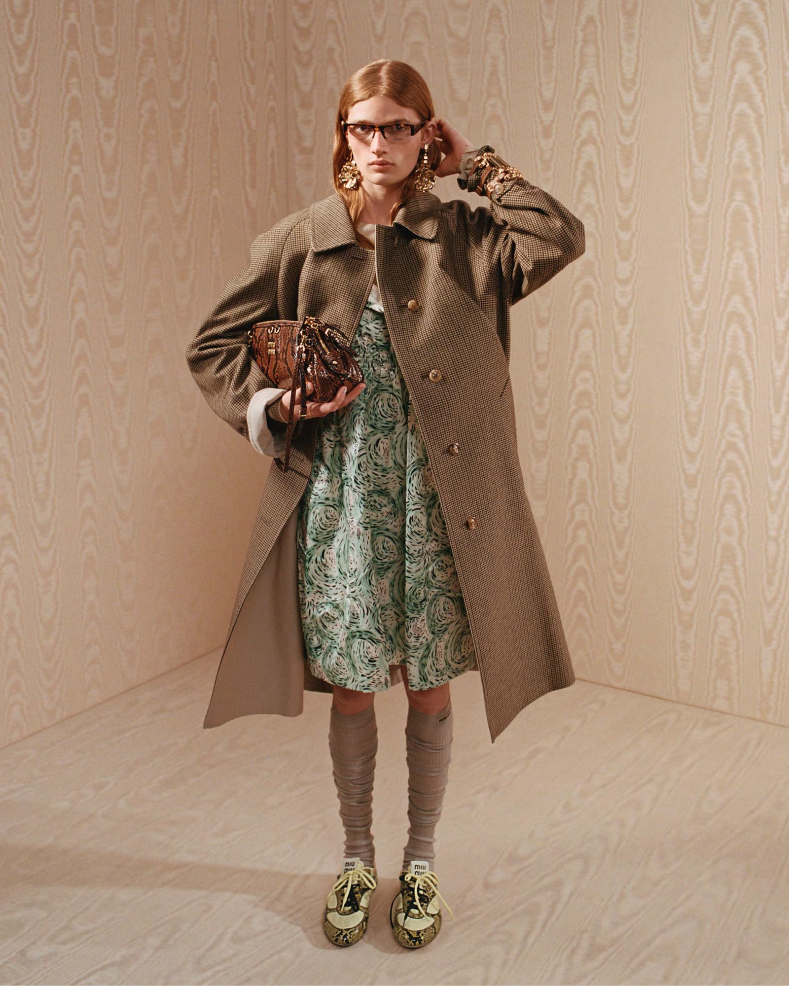 MIU-MIU-FW25-ADV-CAMPAIGN_Yura-Romaniuk-1752883656323