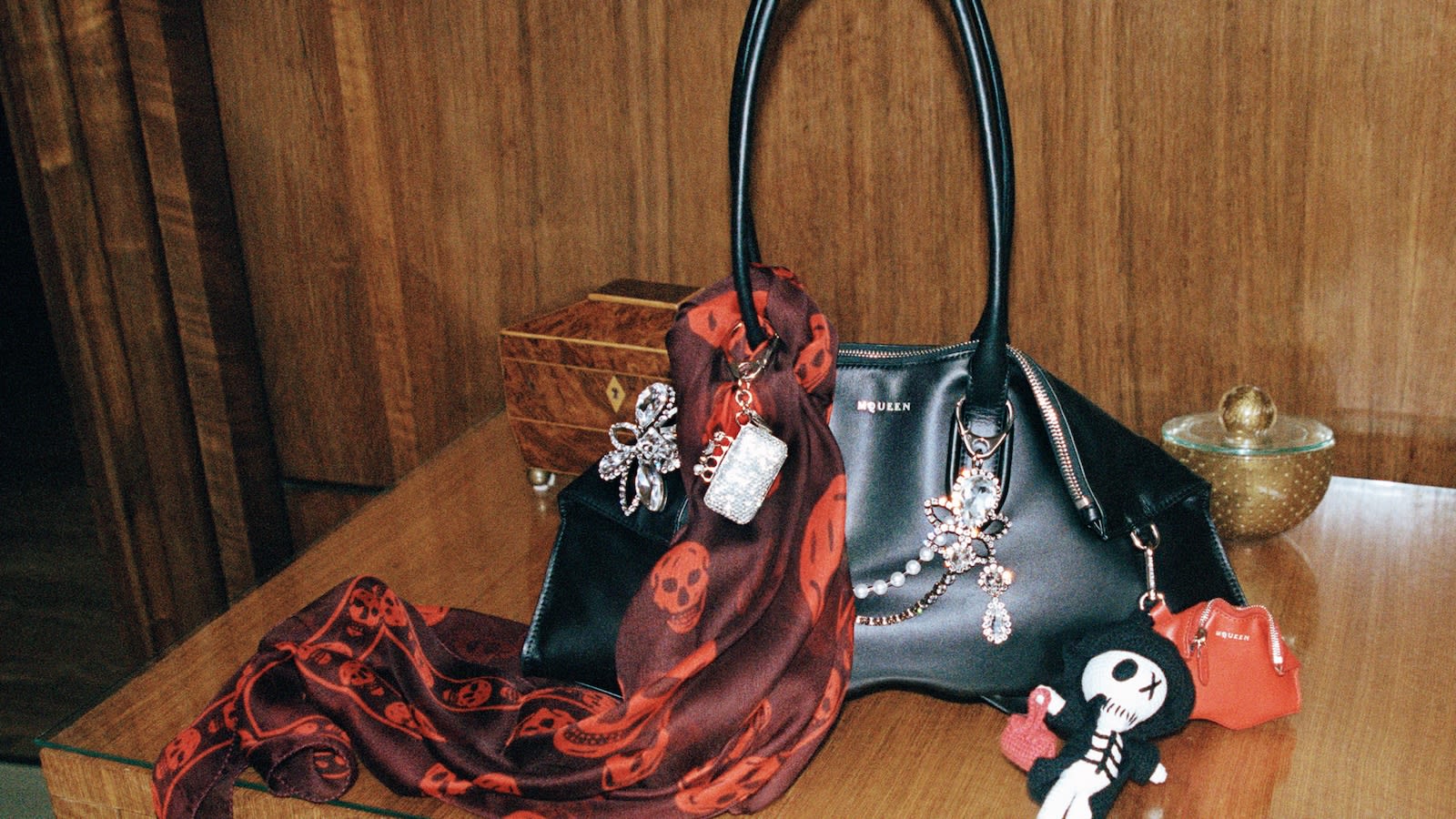 McQUEEN-SS26-PRE-CO_HERO_1920_X_1080_34-1765124943217