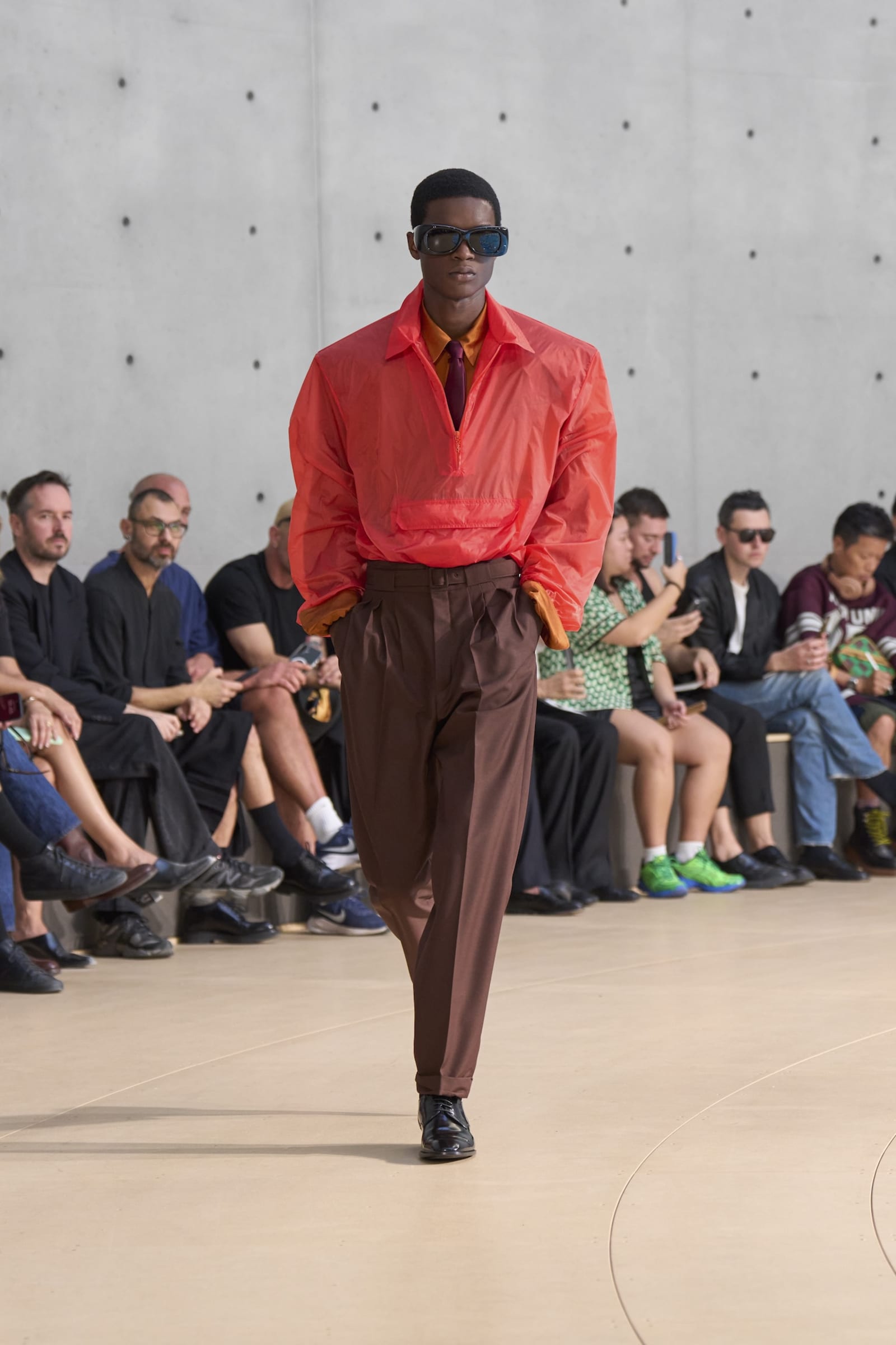 SAINT-LAURENT_FASHION_SHOW_MEN_SUMMER26_RUNWAY_32_HR-1750963534505