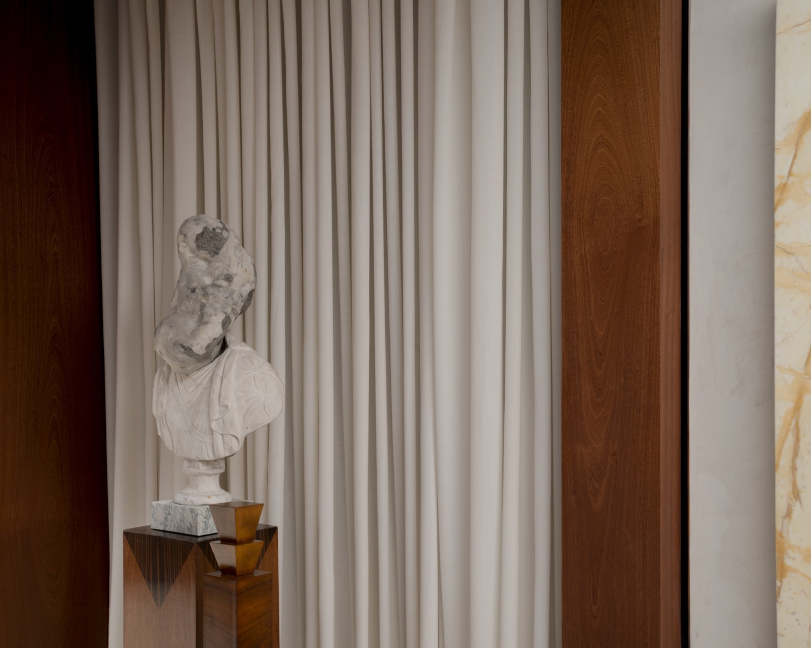 SAINT_LAURENT_MILAN_MONTENAPOLEONE_STORE_05_HR-1761501867337