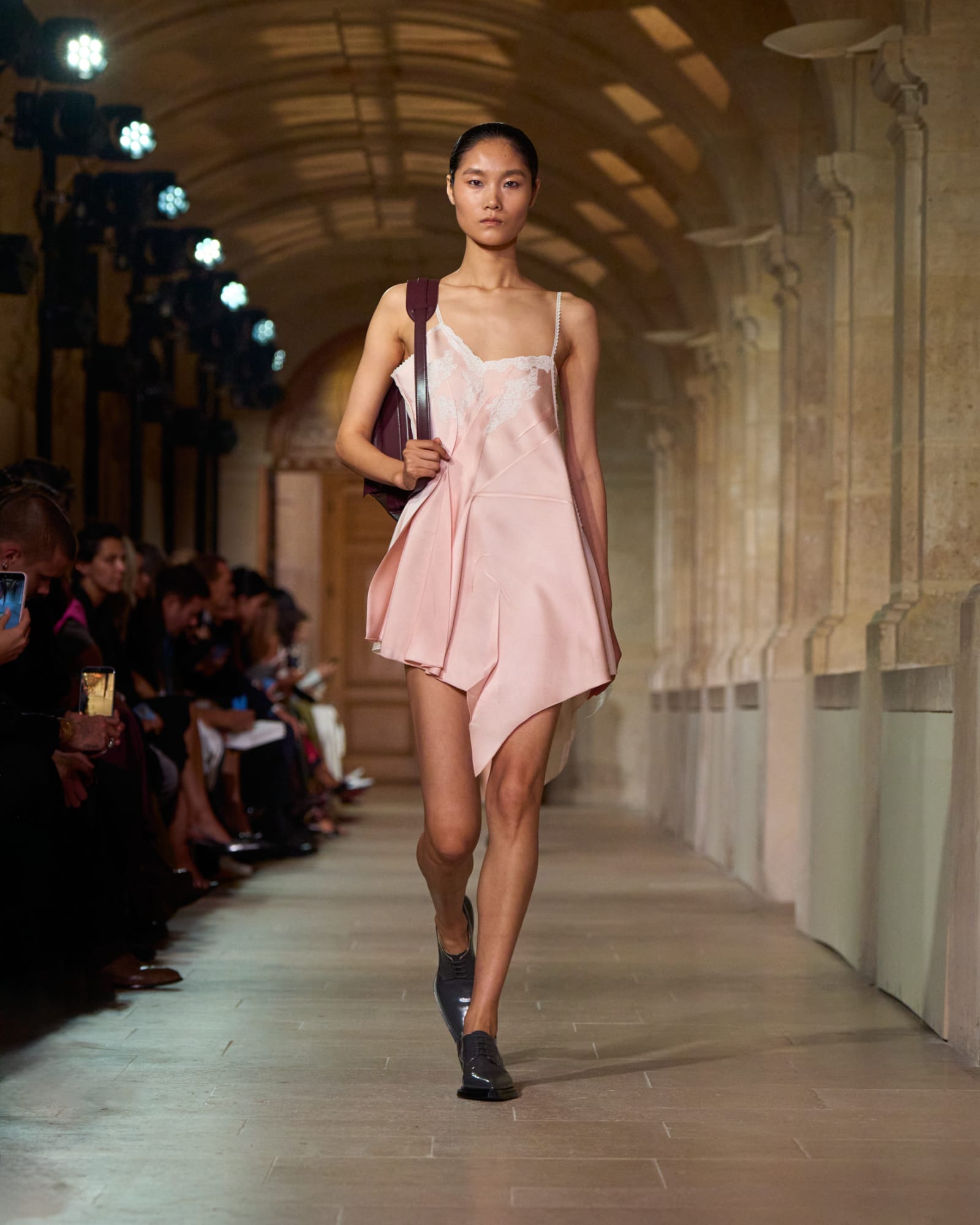 VB_SS26_4x5_RUNWAY_LOOK_26-1761063765885