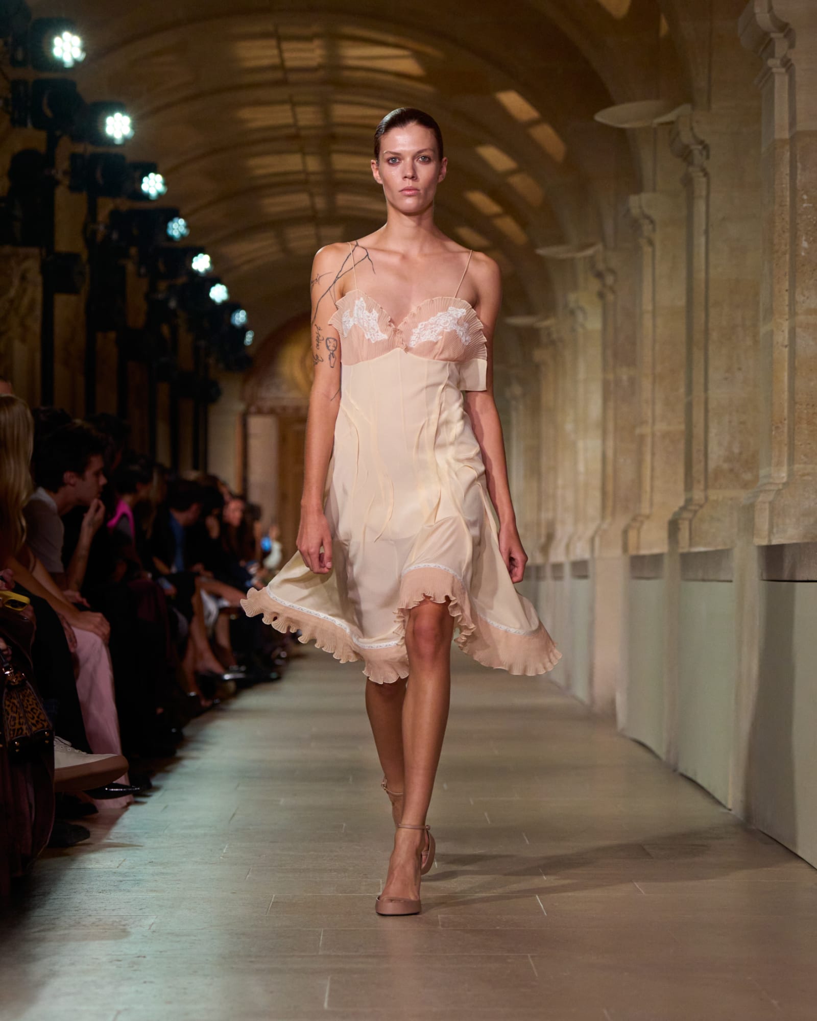 VB_SS26_4x5_RUNWAY_LOOK_32-1761063773133