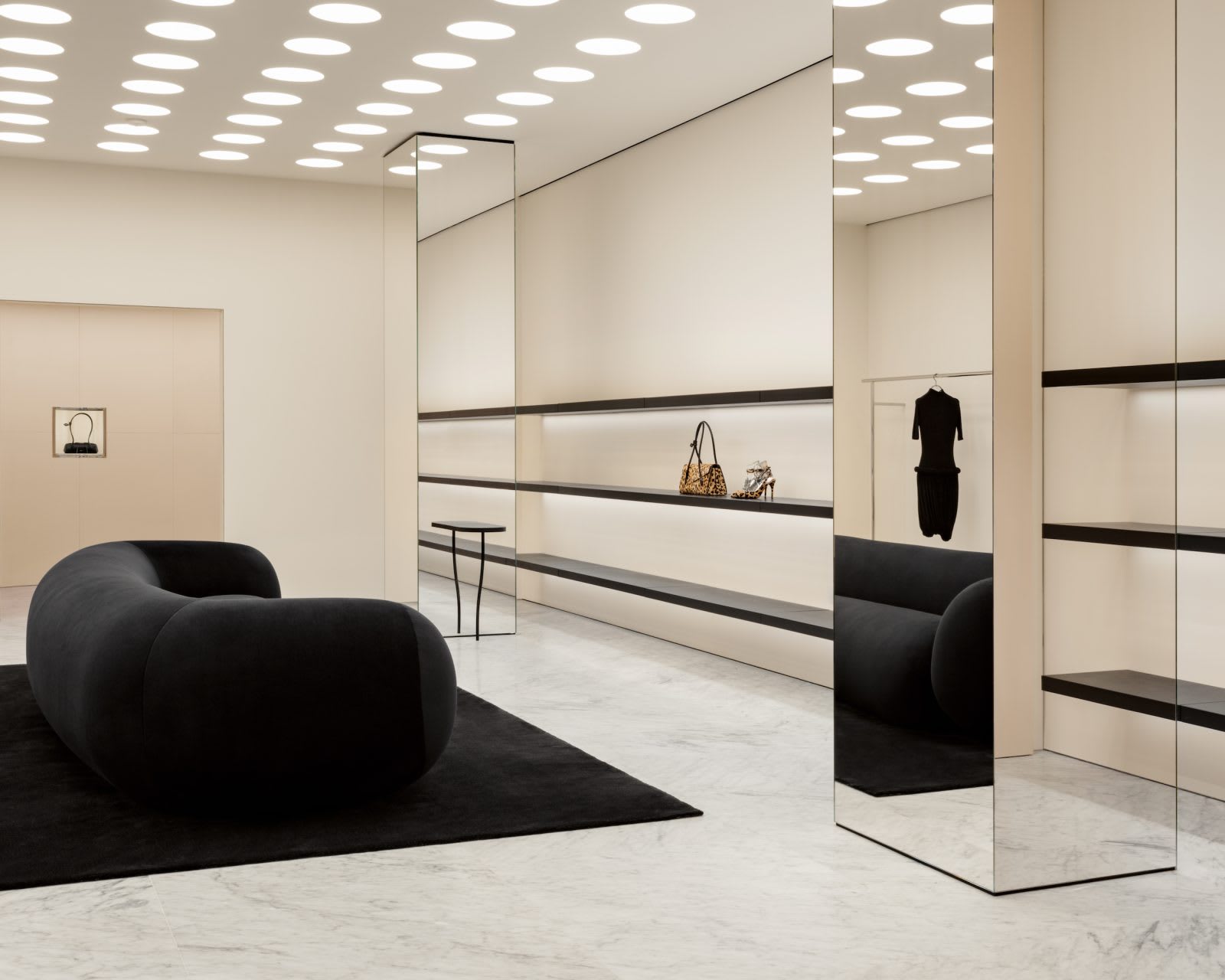 alaia-south-coast-plaza-3-1600x1280-1742417708207-5ral55h9z9n