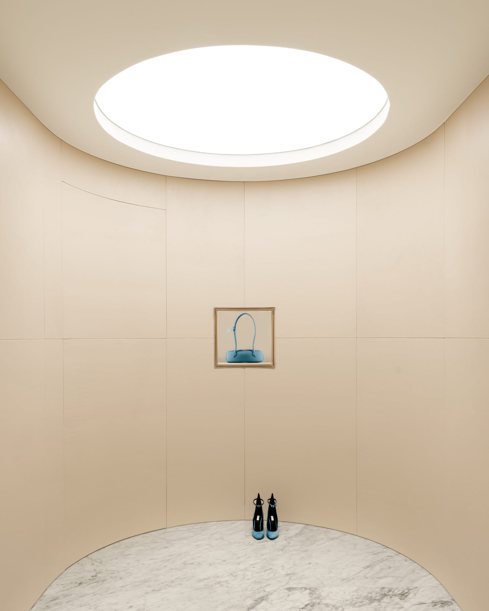 alaia-south-coast-plaza-4-1600x2000-1742417708472-rfibd08n76k