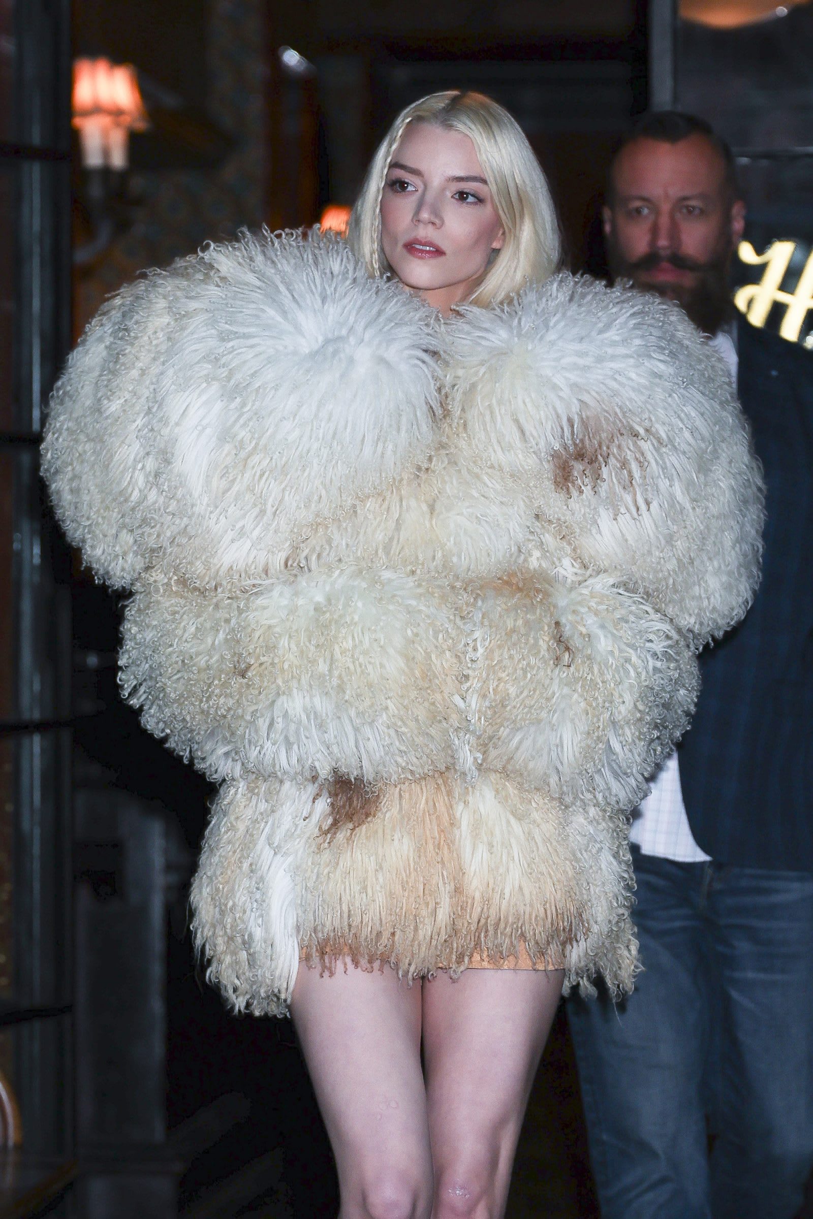 anya-taylor-joy-wears-mcqueen-1600x2400-1742417196010-qz3rshxcctm