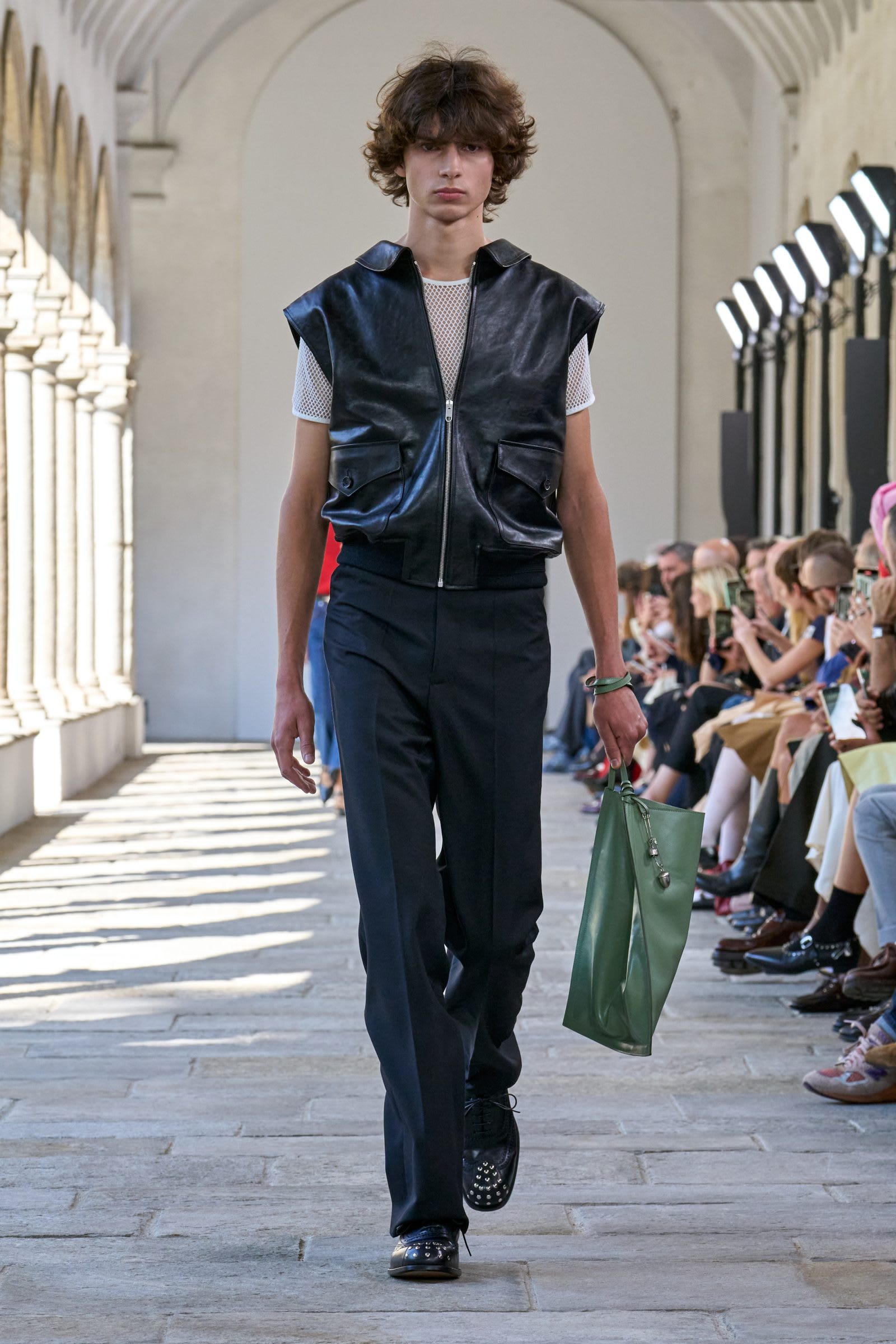 bally-ss25-runway-look-14-1600x2400-1742418632911-7c7k8jjx6qd