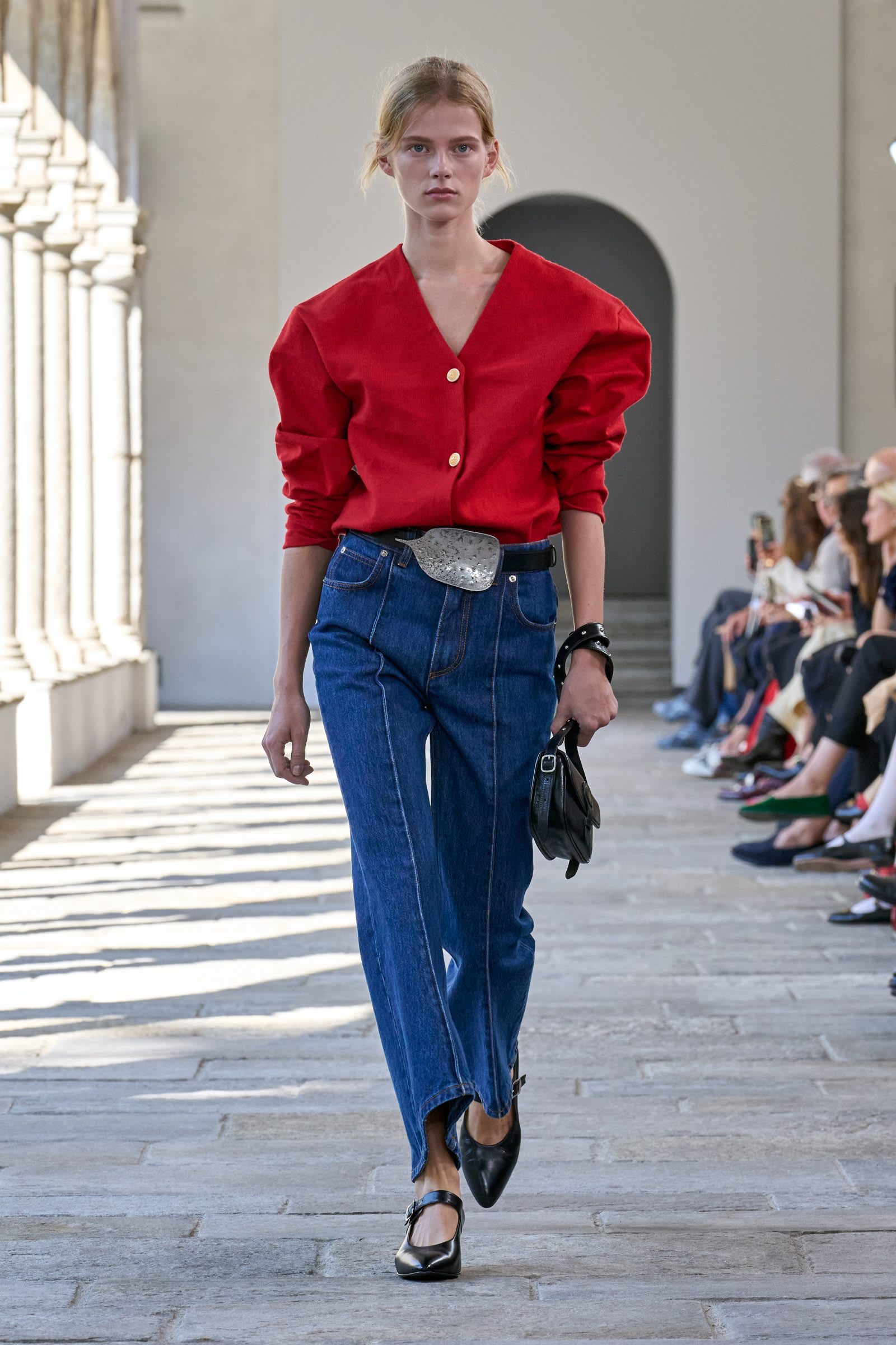 bally-ss25-runway-look-15-1600x2400-1742418630830-4t309xoxu6u