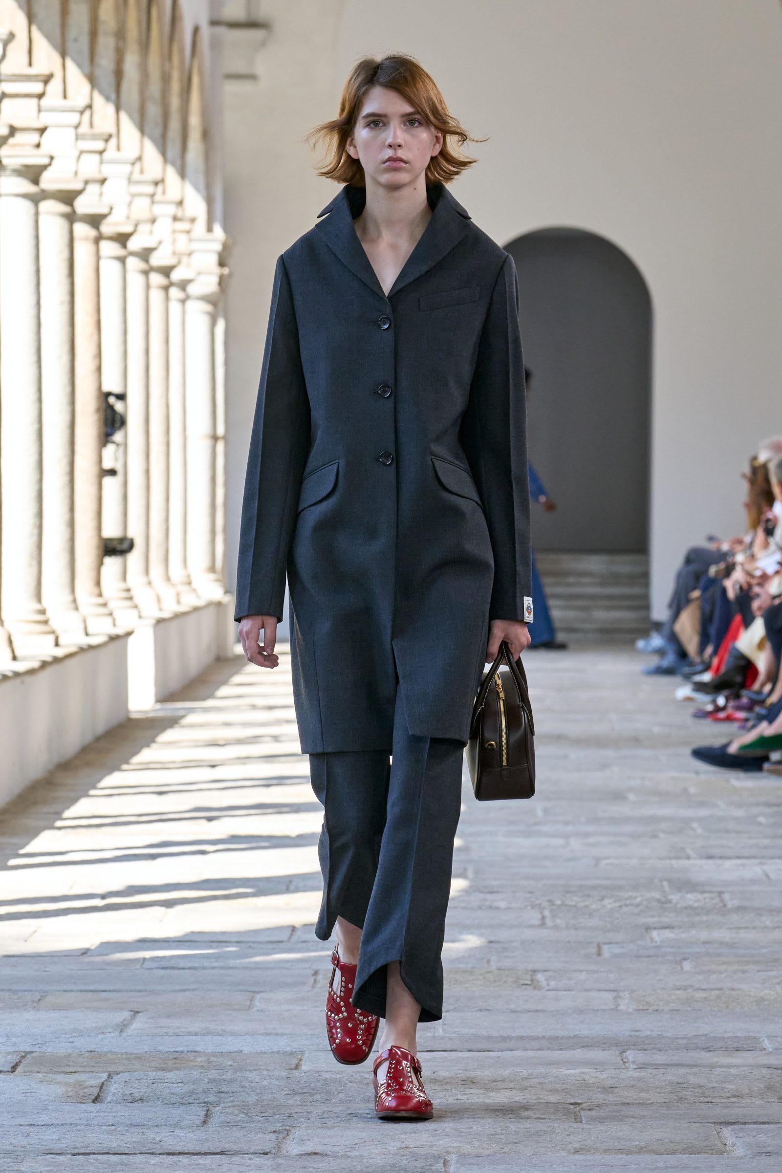 bally-ss25-runway-look-44-1600x2400-1742418632008-400j6dgmx1v