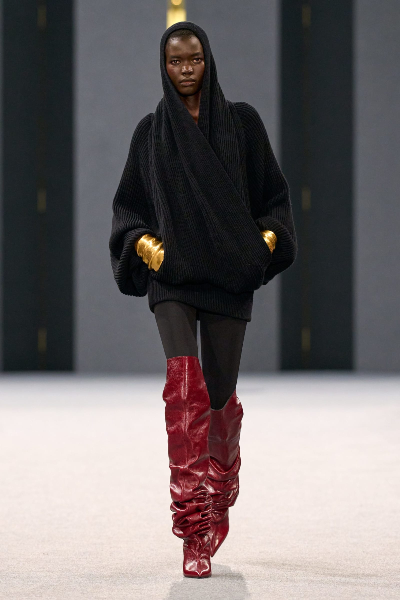 balmain-f25-2x3-look-002-scaled-1742416795363-0wr25feyqq3k