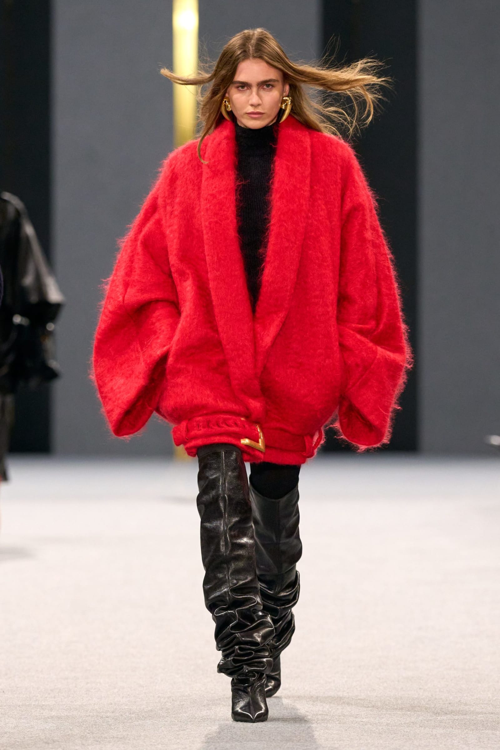 balmain-f25-2x3-look-028-scaled-1742416796954-pz432x4hoyq