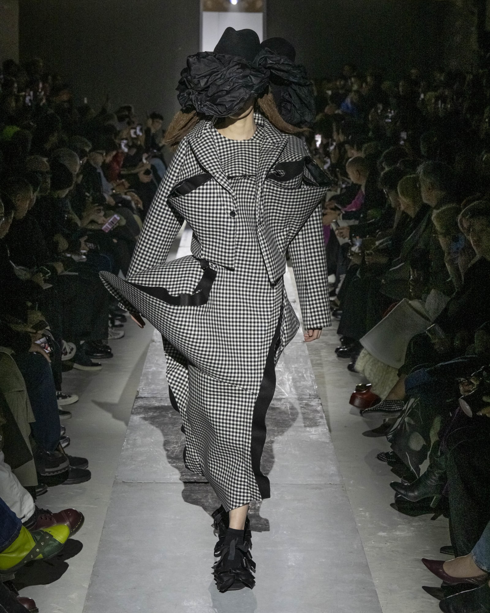 comme_des_garcons_winter25_03-1742589015835