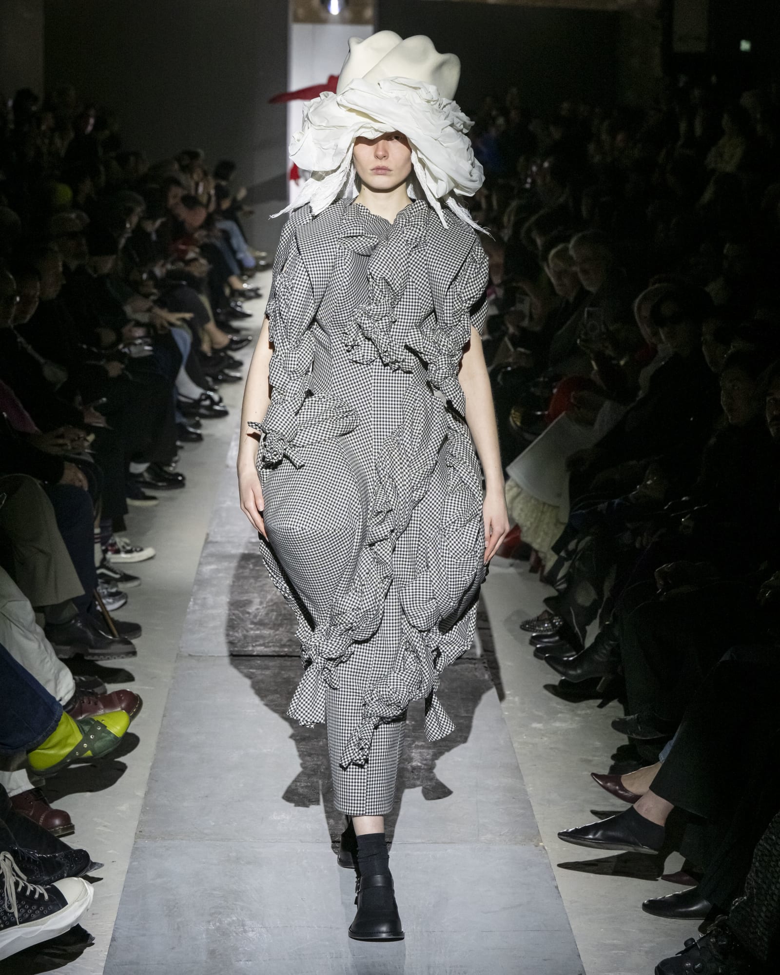 comme_des_garcons_winter25_16-1742589032787