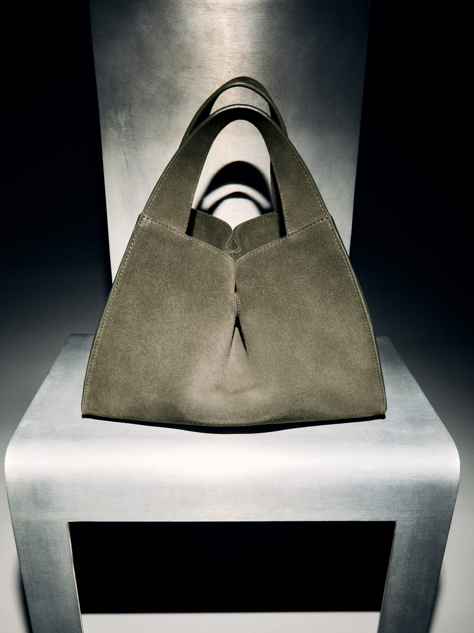 cos-alcove-q1-accessories-15-1600x2133-1742417185394-8yeommjz3aj