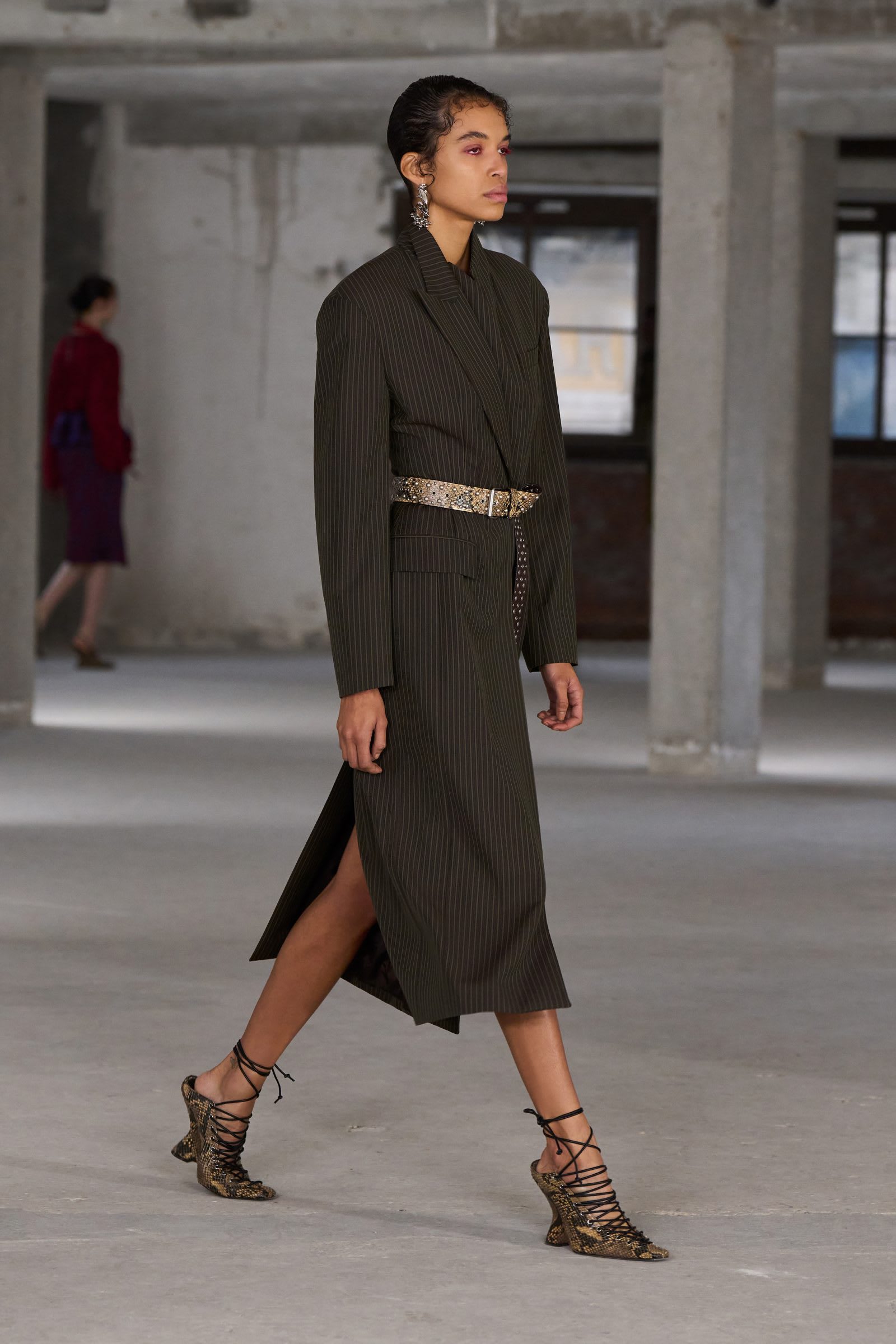 dries-van-noten-rtw-ss25-2732x4098-looks-29-1600x2400-1742418636105-bfiz2v5d52d