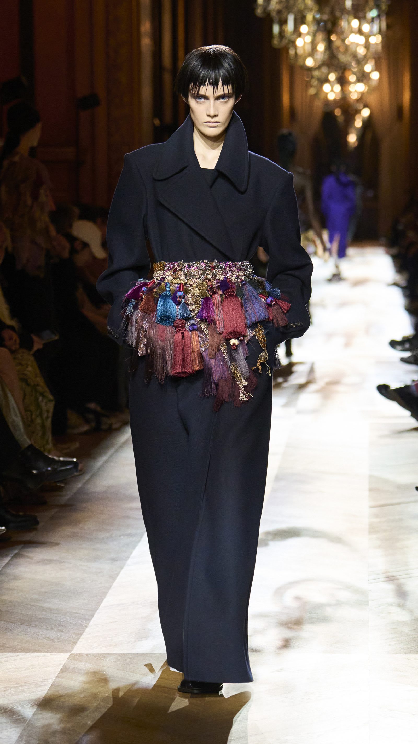 dries-von-noten-fw25-2305x4098-look-56-1600x2845-1742416808073-ooljn0b96xa