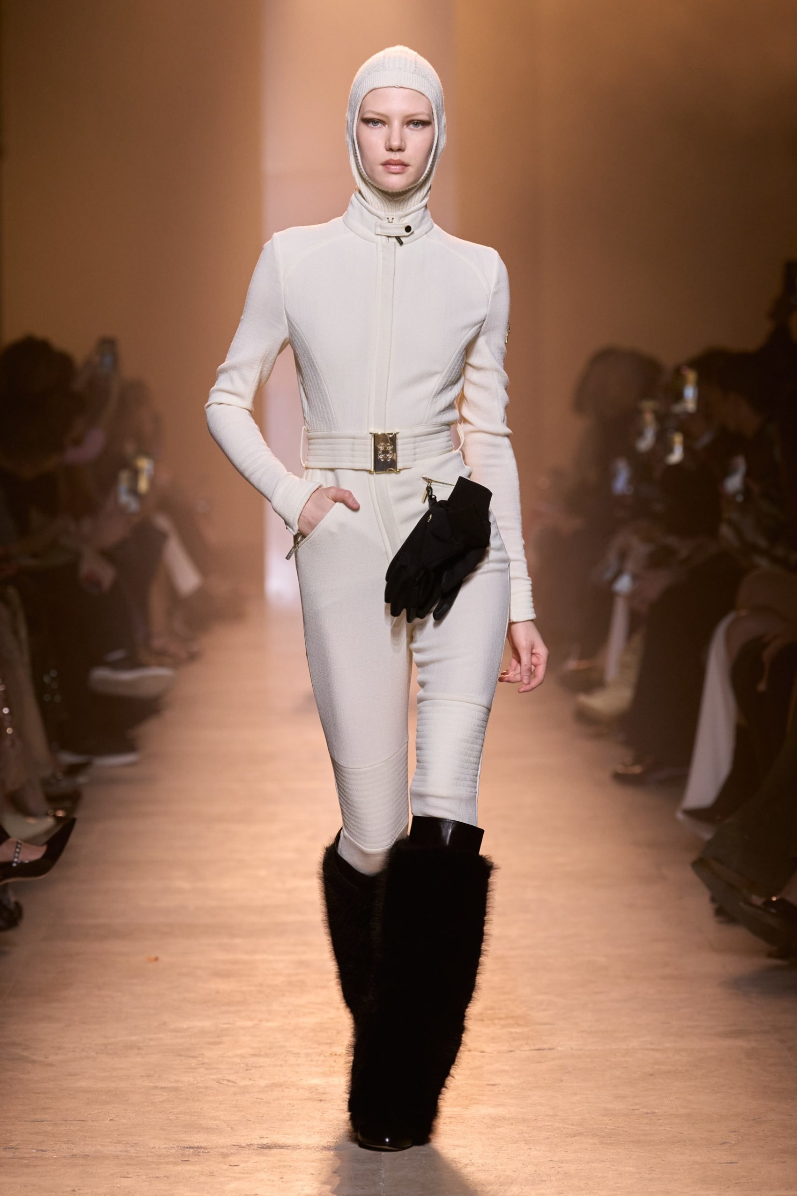 elie-saab-rtw-fw-25-26-look-57-scaled-1742416749313-bmmgffprrfj