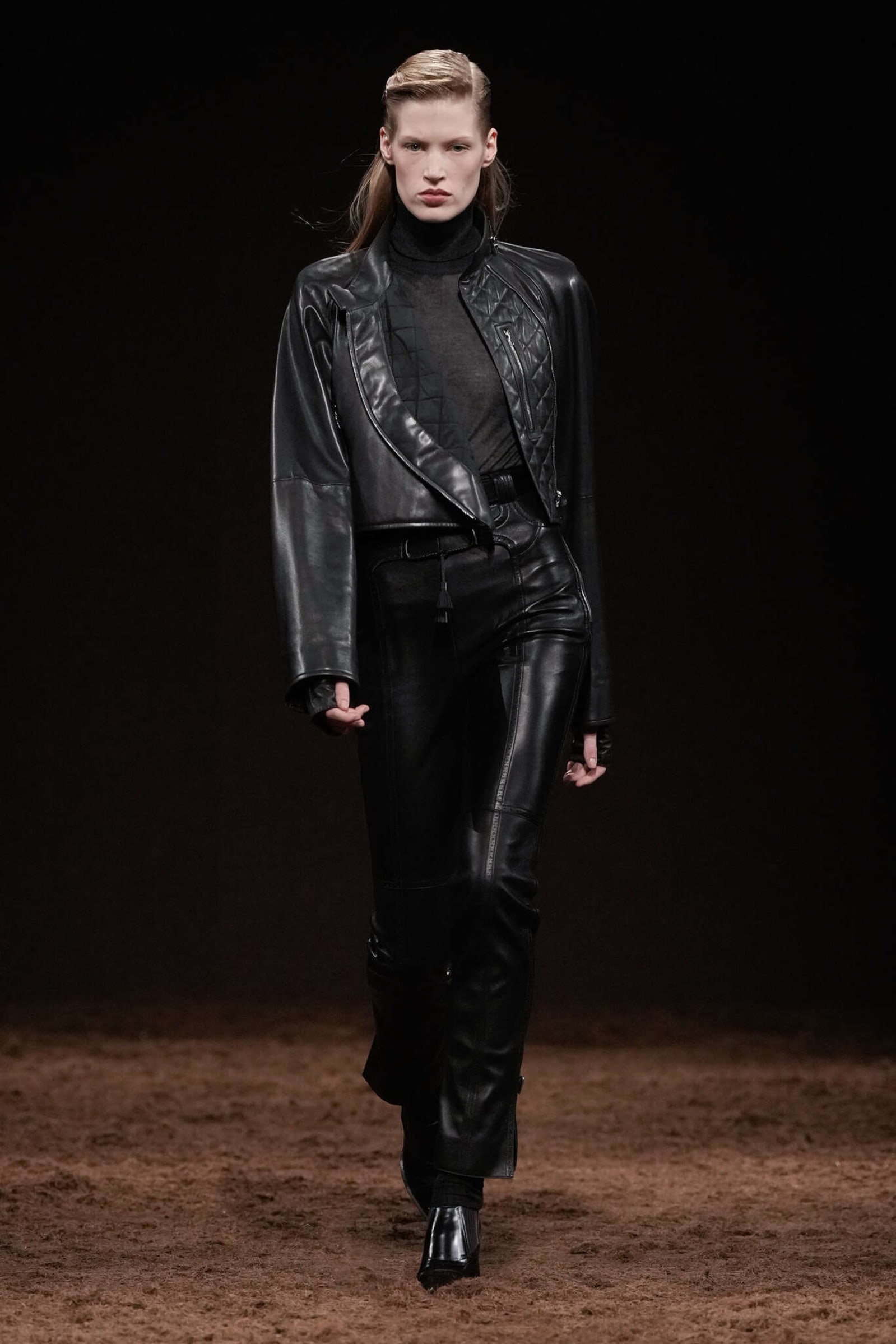 hermes-fw-25-6-1742416763458-5gs4g7r8v18