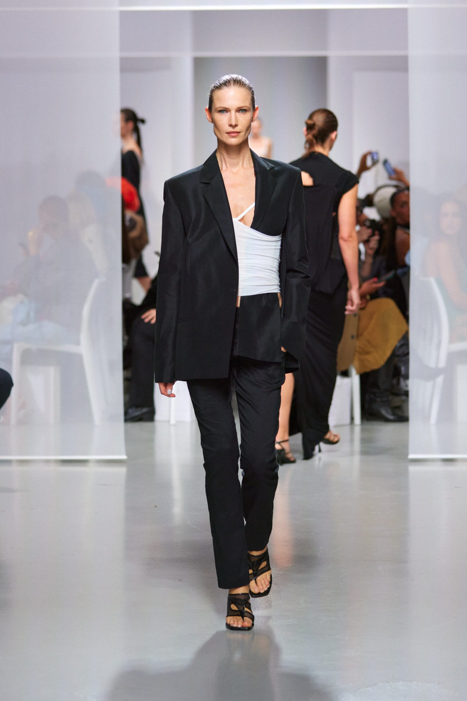 img-0899-1600x2400-1742418583459-1z92g6bo8ih