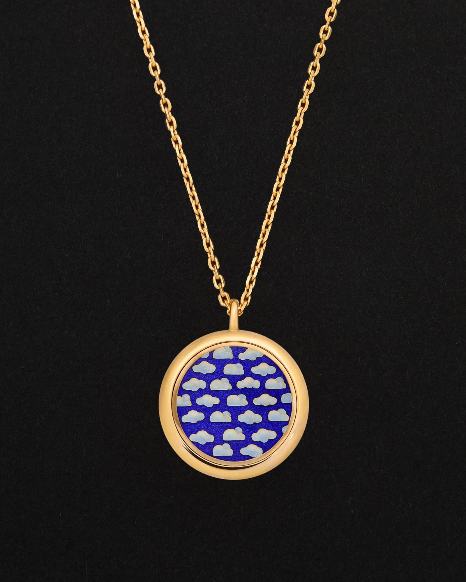 loewe-2025-lunar-new-year-acc-srgb-cropped-4x5-00004-scaled-1742417691256-doxaf8ugwwe