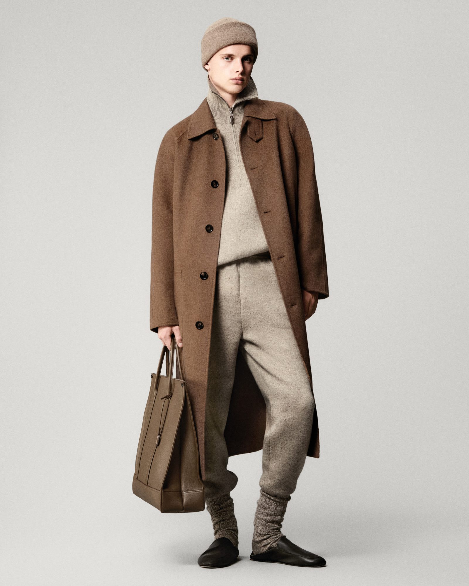 loro-piana-spring-summer-2025-mens-collection-look-08-1600x2000-1742418696270-kl05deinmj