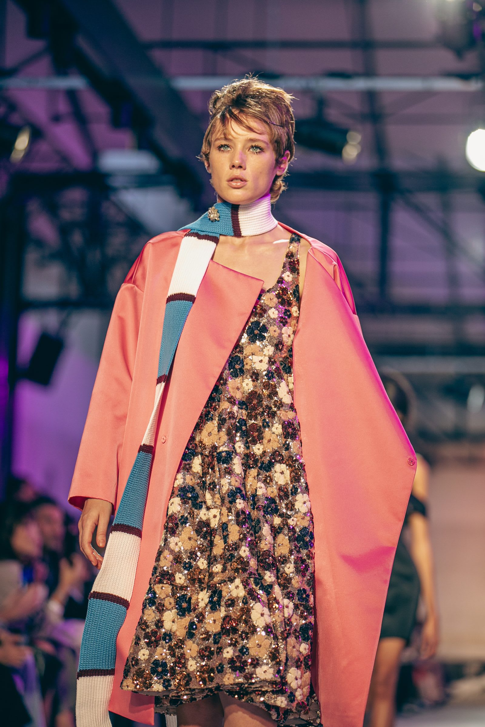 n21-ss25-runway-10-1600x2400-1742418595863-p2iuwi8daaa