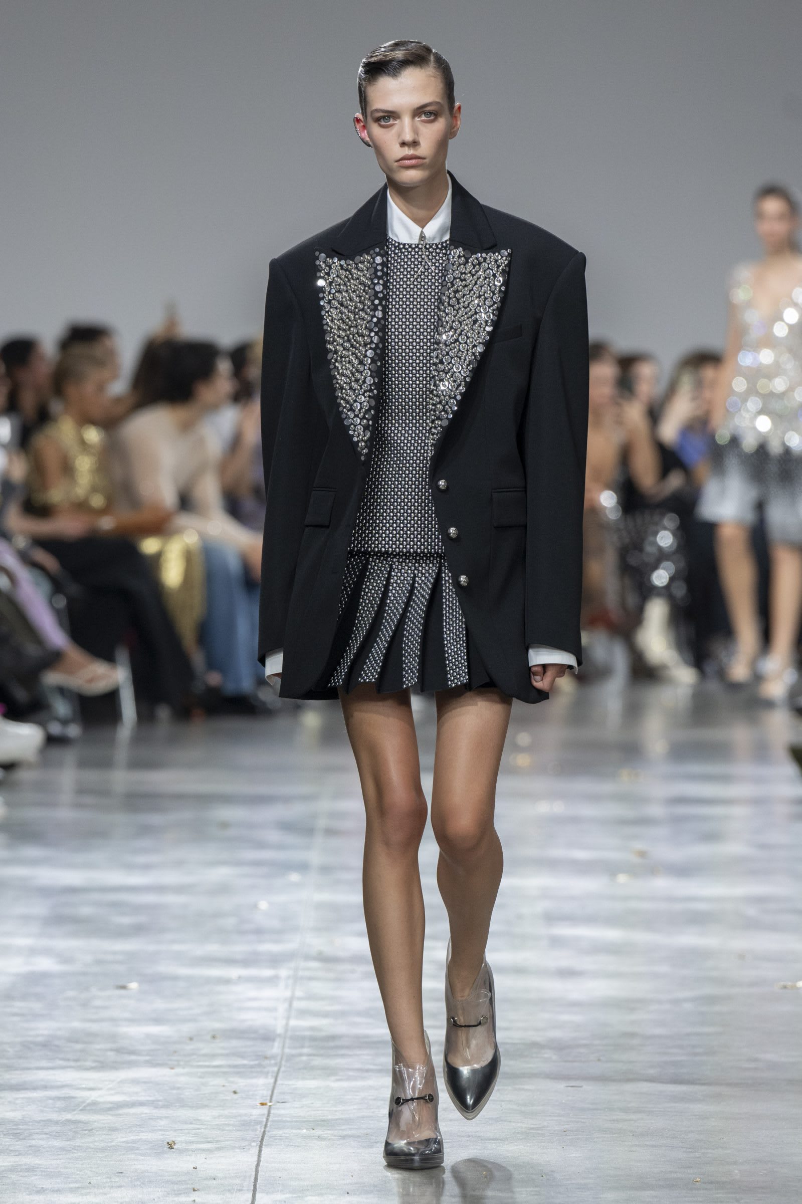 rabanne-ss25-yannisvlamos-look32-1600x2400-1742418618948-49ex1ln6or8