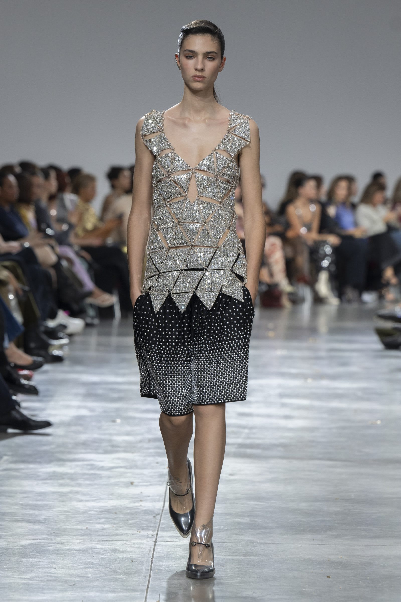 rabanne-ss25-yannisvlamos-look33-1600x2400-1742418620455-2jztp1vdof8