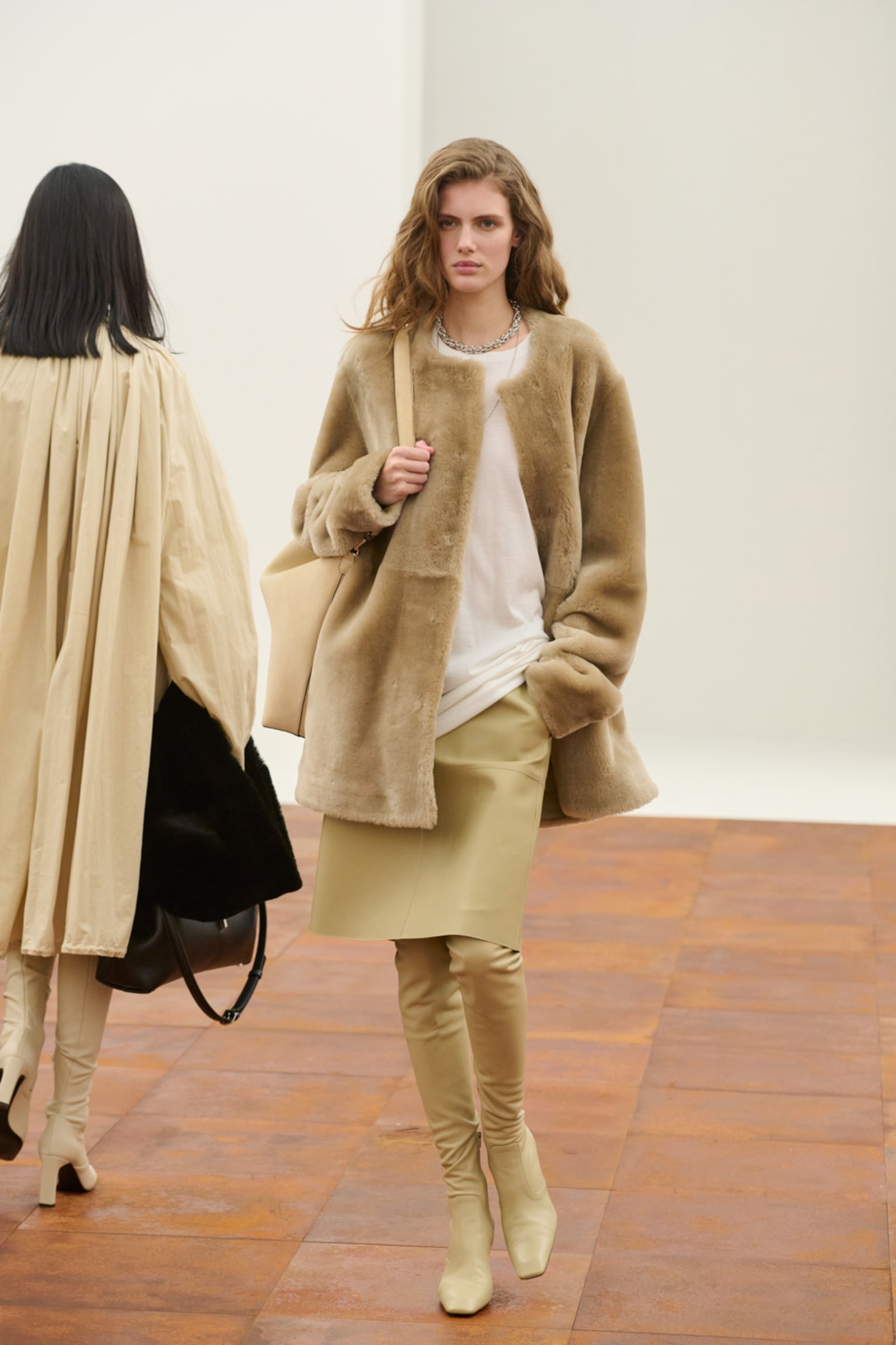 toteme-look-7-1742417143682-da1d5e2dk57