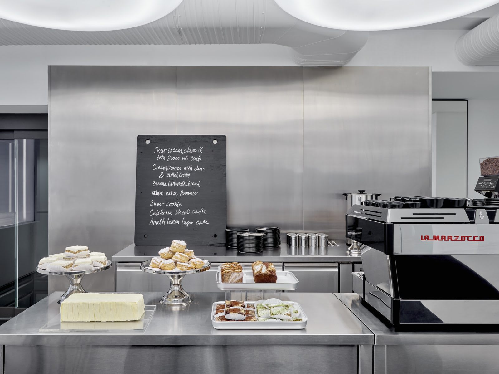 unnamed-4-1600x1199-1742417769951-ac5jkpcazm