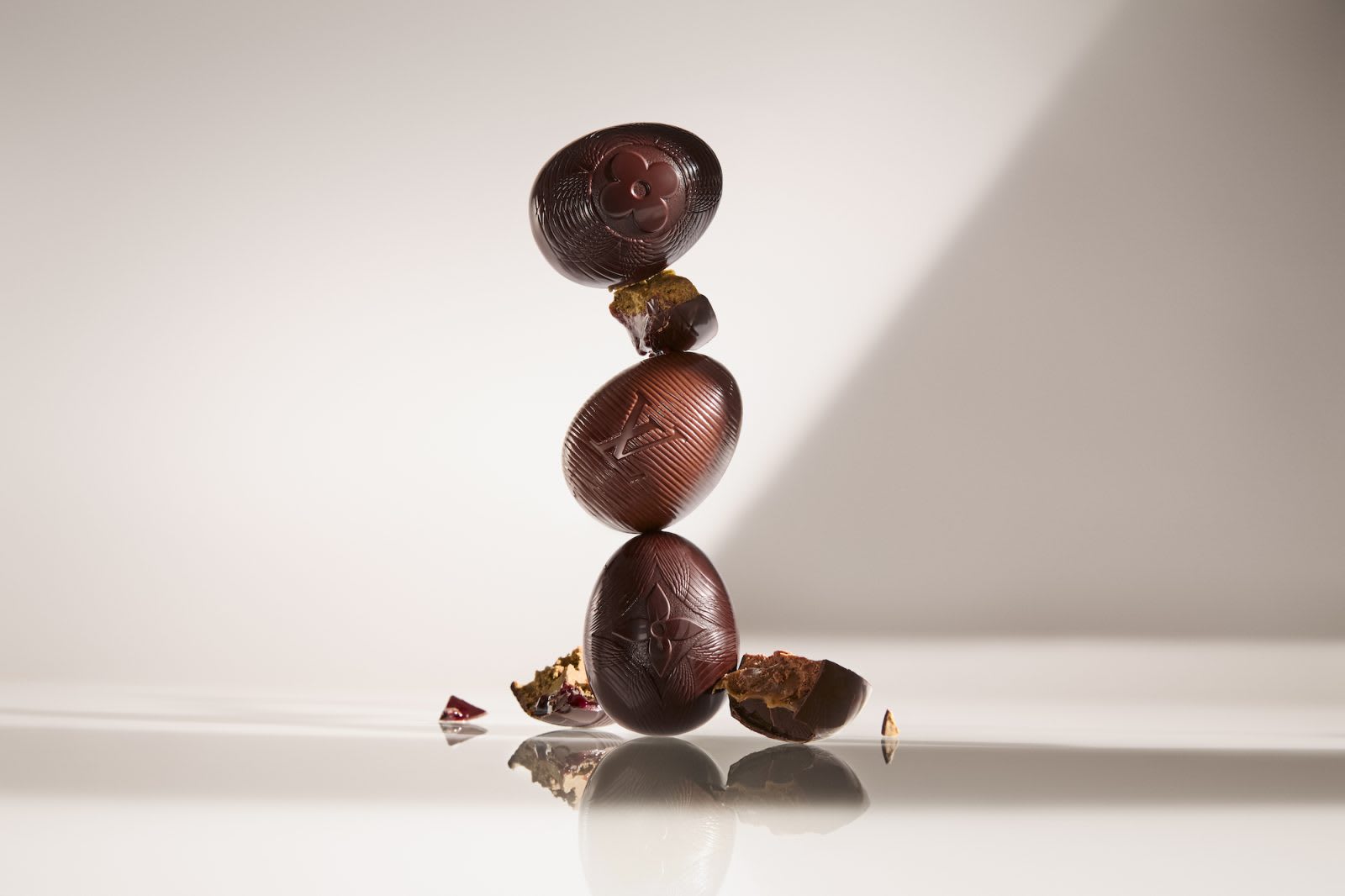 vuitton-050-trio-eggs-250212-lebrazidec-lv-086-v2-adb98-1600x1066-1742416916479-xrinipb9r4h