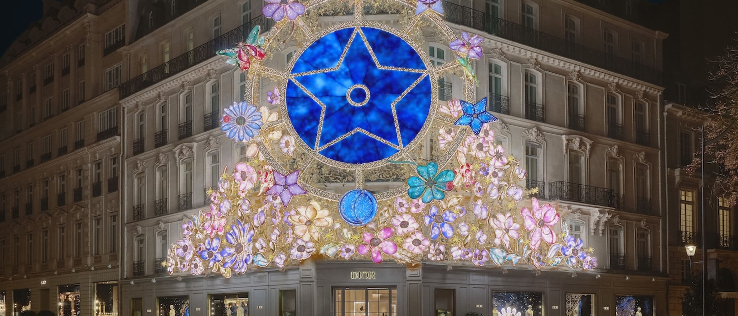 Dior Celebrates the Holidays with Spectacular Decor at 30 Montaigne