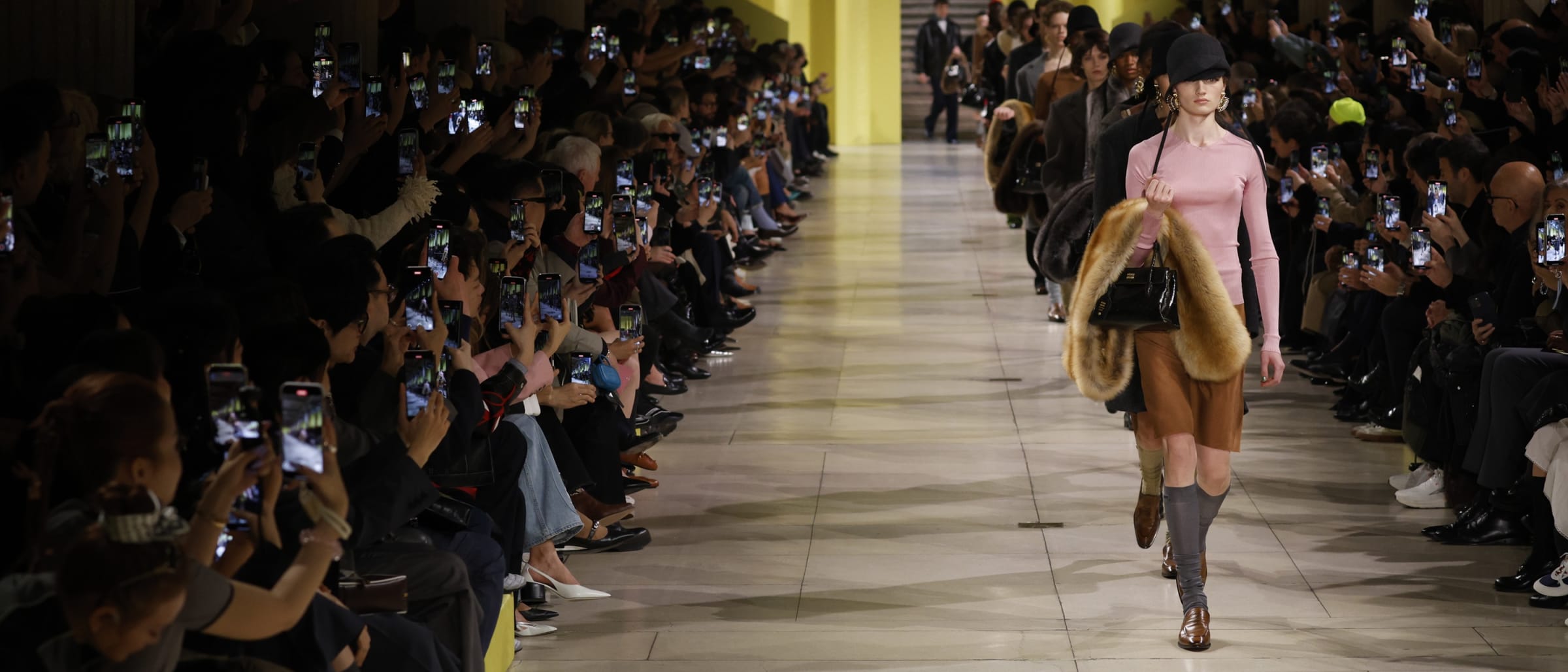 Prada Group Acquires Versace in Landmark €1.25 Billion Deal