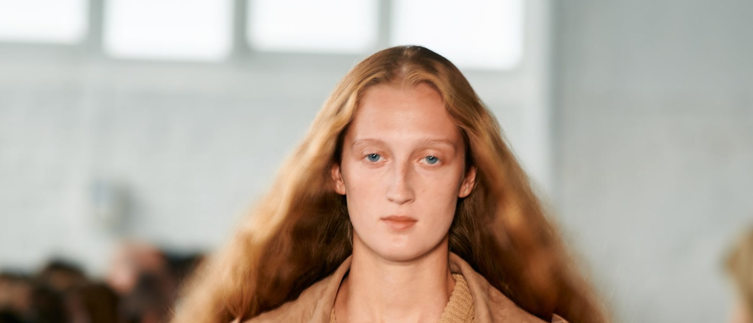 Niccolò Pasqualetti Spring-Summer 2025: Fluid Reflections of Urban Sophistication