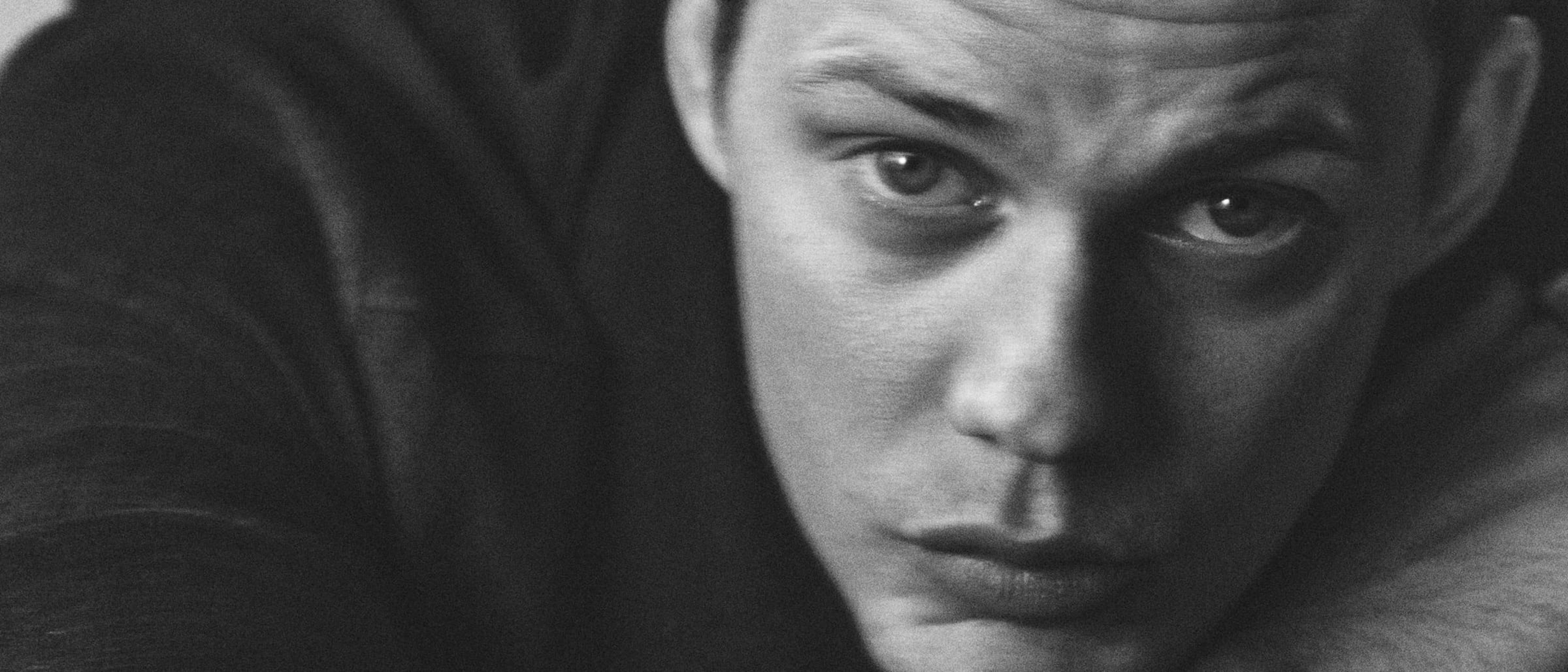 Bill Skarsgård Stars in H&M’s New Atelier Campaign: Elegant Modern Menswear