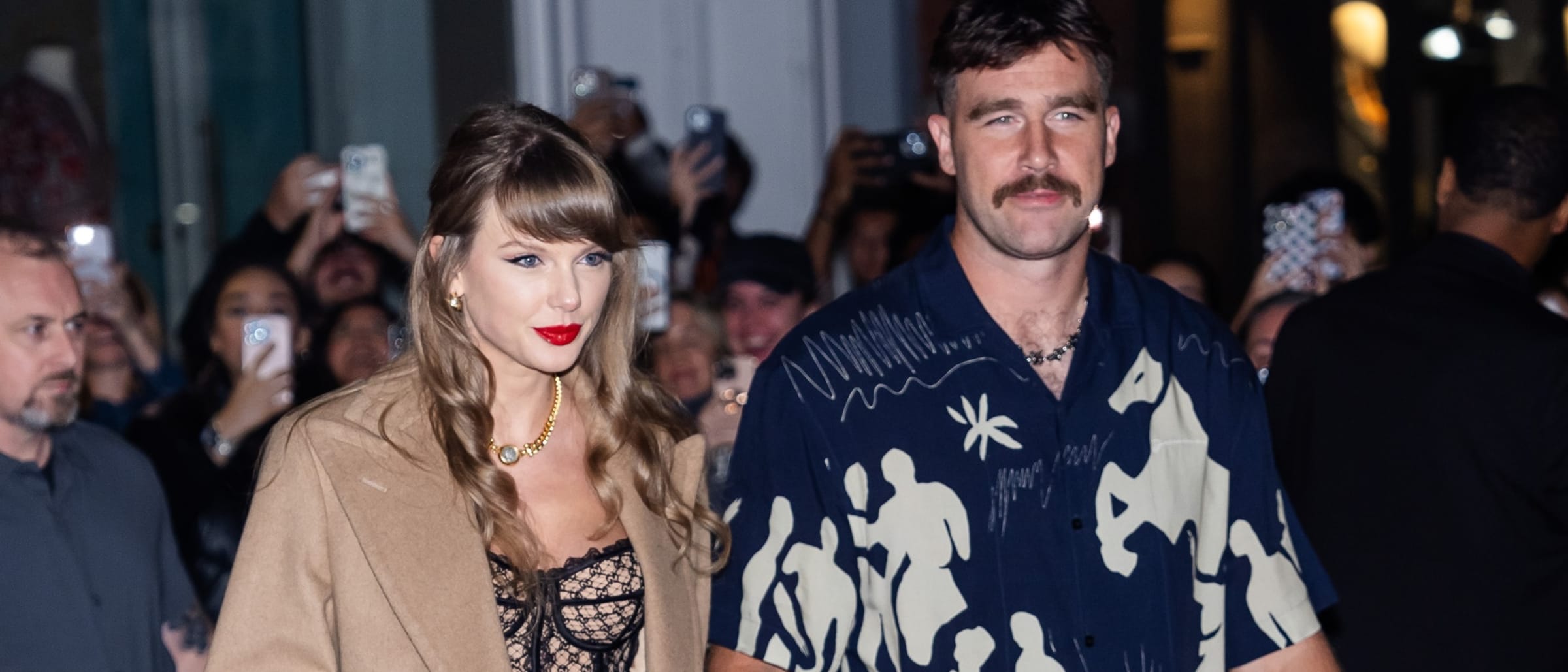 Taylor Swift Epitomizes Modern Elegance with Striking Ensemble in New York City