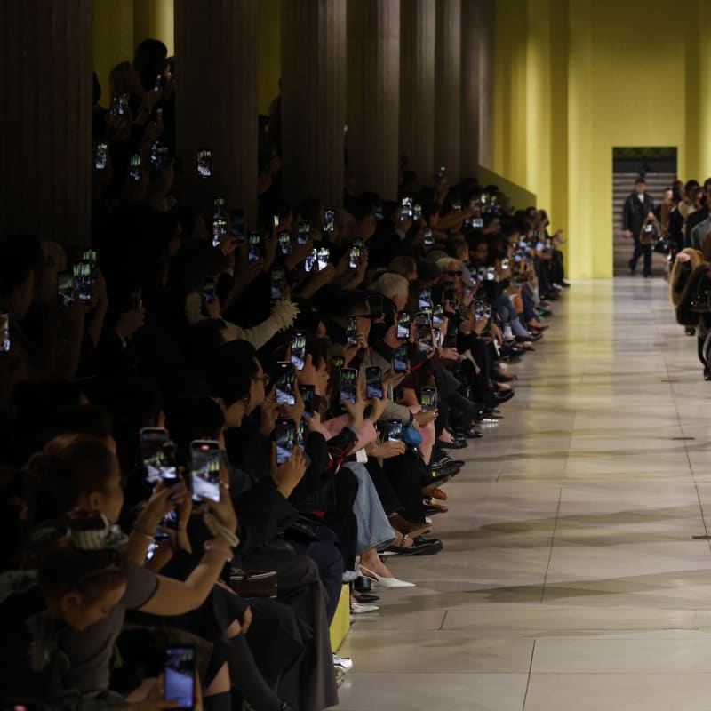 Prada Group Acquires Versace in Landmark €1.25 Billion Deal