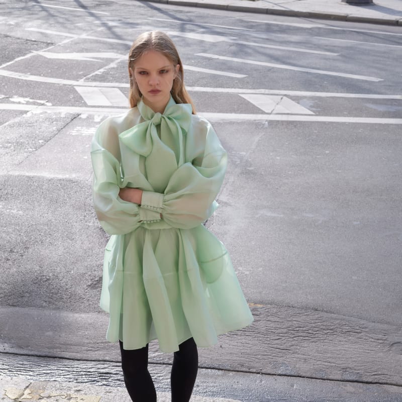 Viktor & Rolf Fall-Winter 2025: Couture DNA for Ready-to-Wear